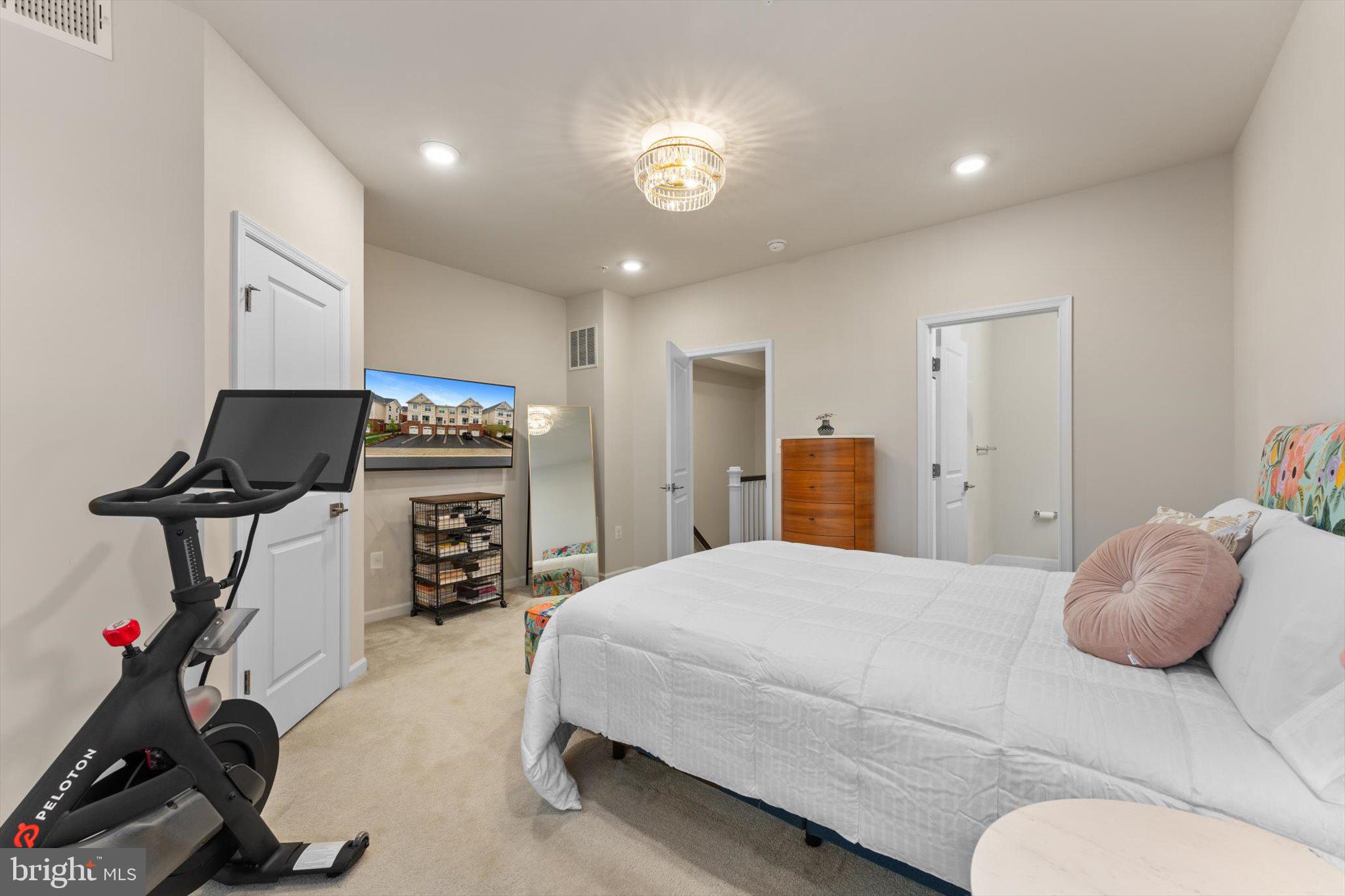 RIDGES AT LOUDOUN VALLEY - Residential