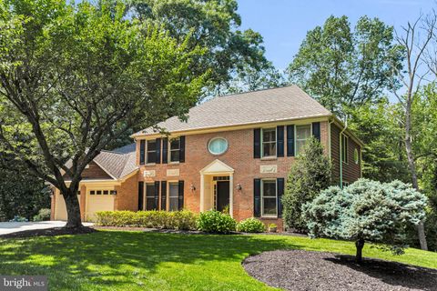 18 BELLCHASE PIKESVILLE MD 21208