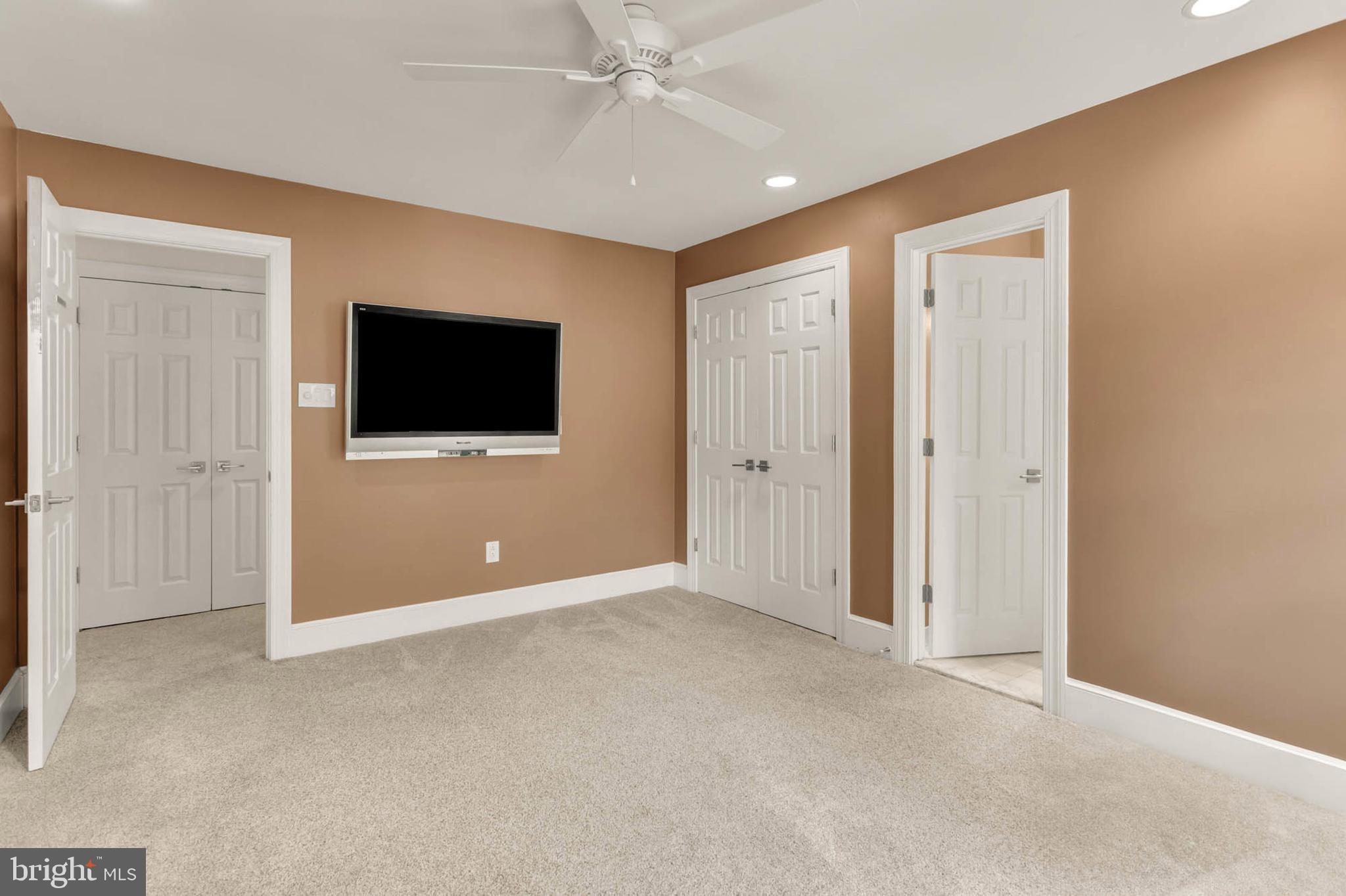 VALLEY GATE - Residential