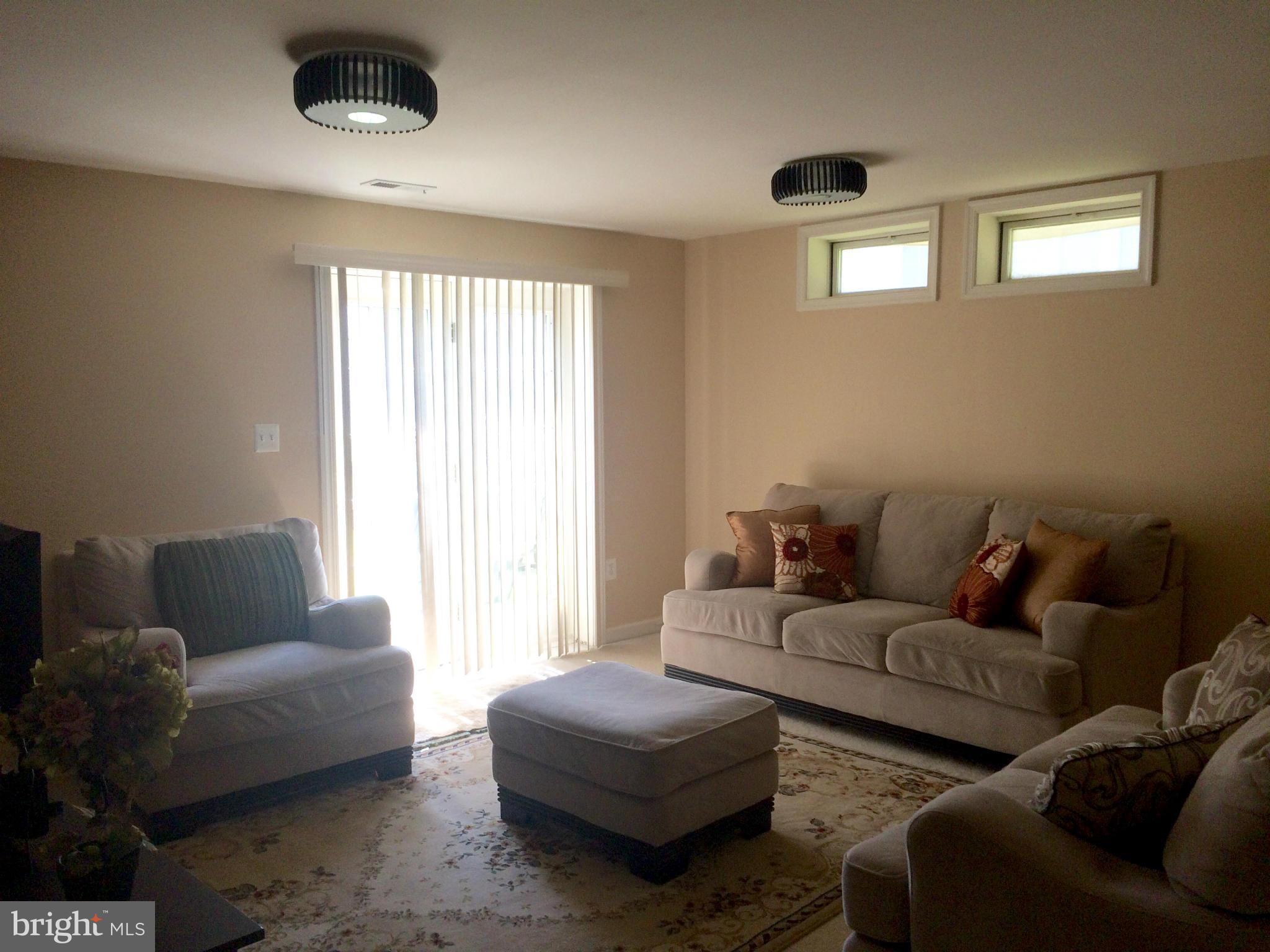 PINEY GLEN VILLAGE - Residential Lease