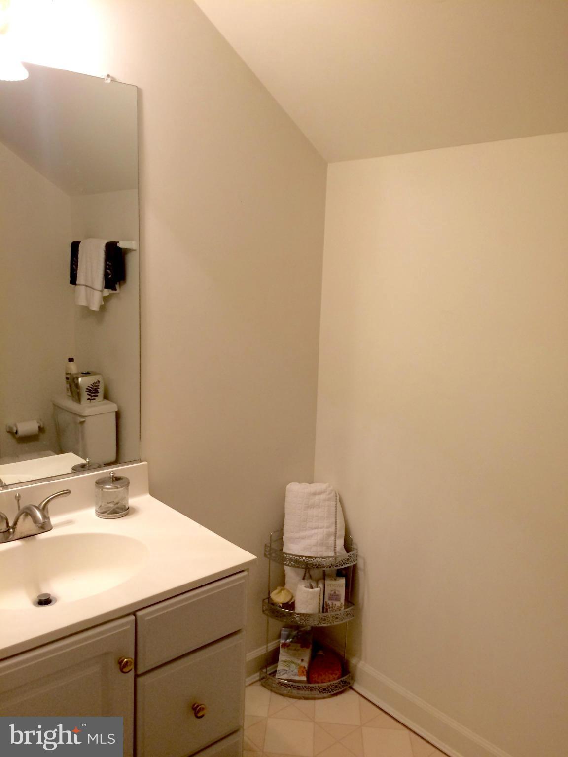 PINEY GLEN VILLAGE - Residential Lease