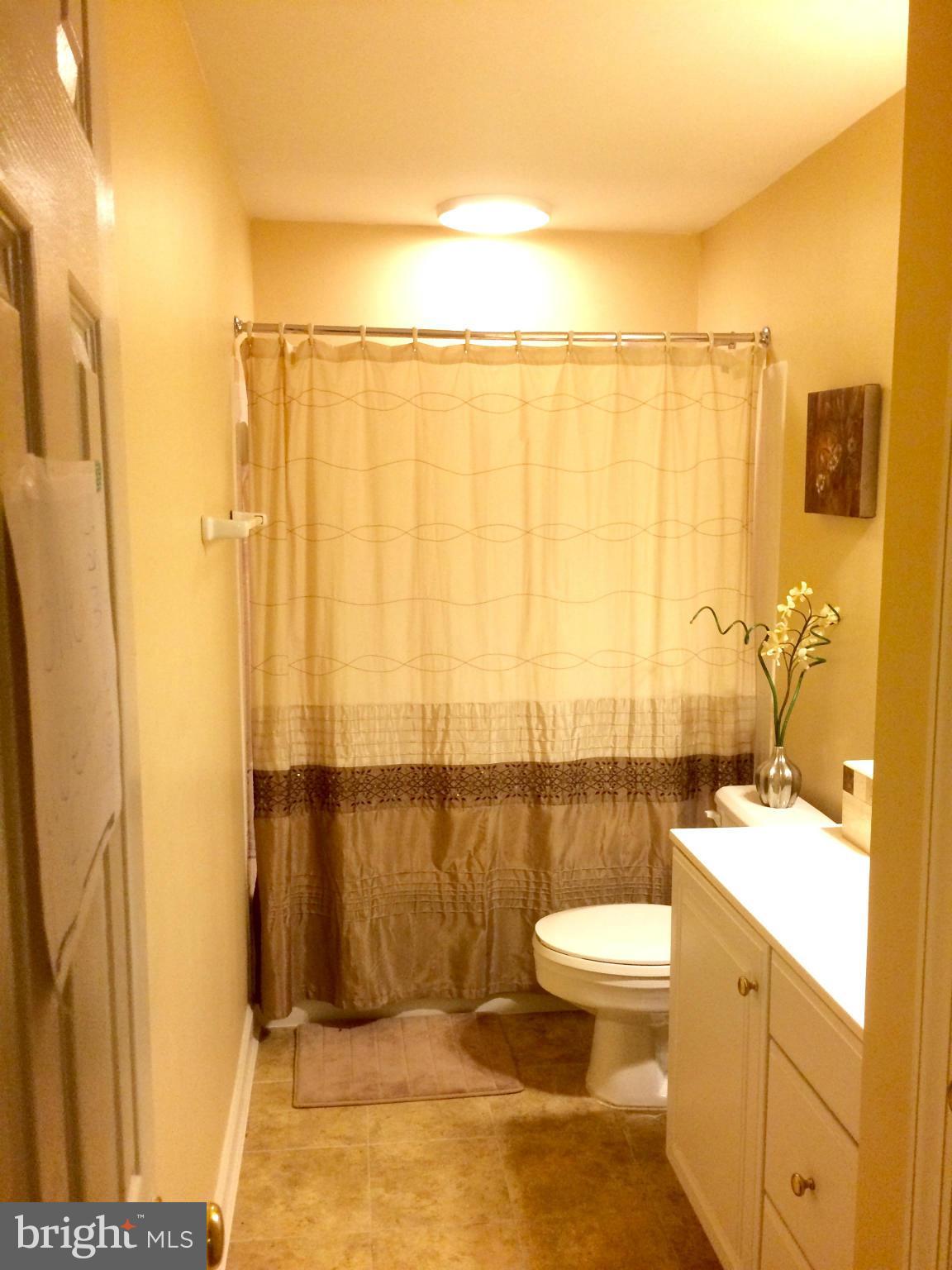 PINEY GLEN VILLAGE - Residential Lease