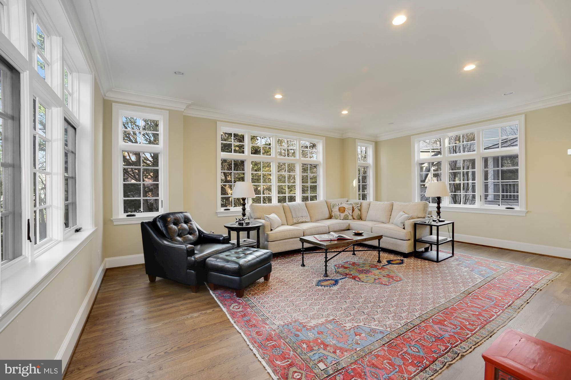 CHEVY CHASE - Residential