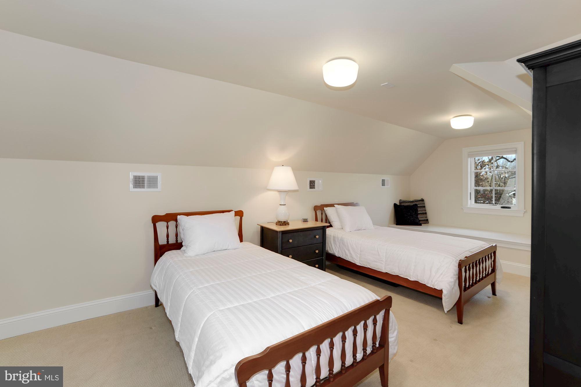 CHEVY CHASE - Residential