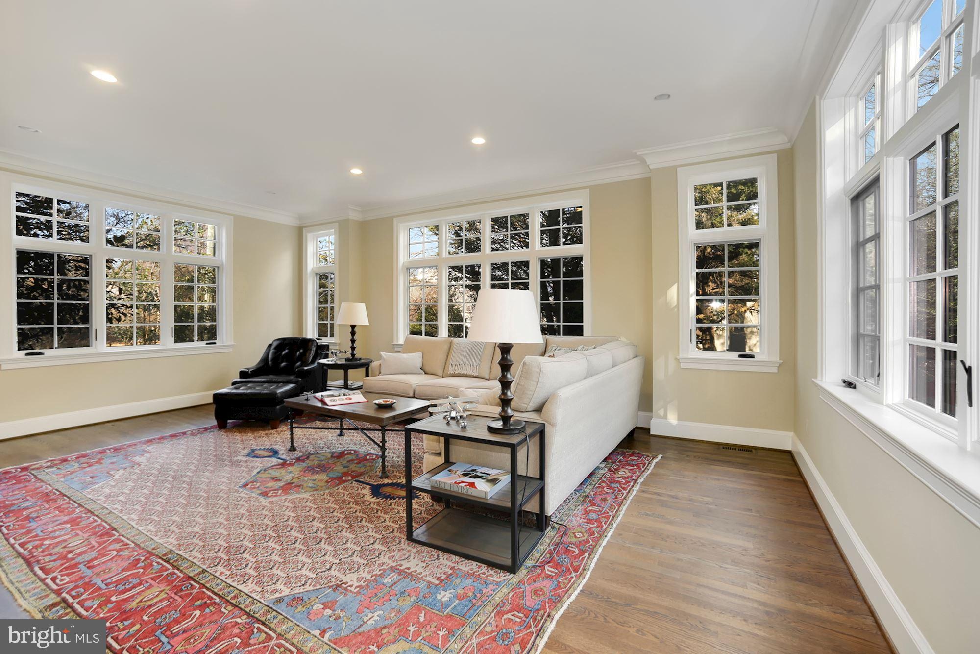 CHEVY CHASE - Residential