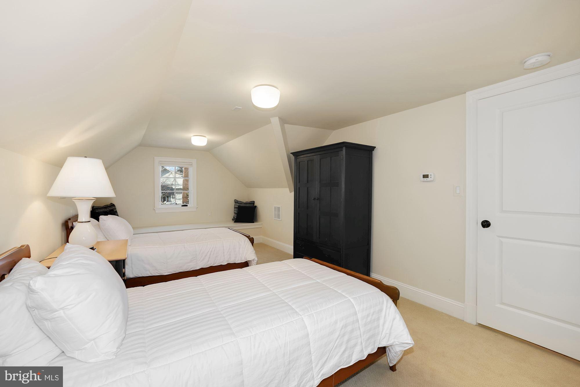 CHEVY CHASE - Residential