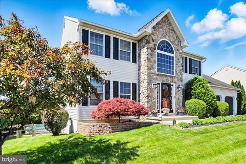 17 SHELLY DRIVE READING PA 19608