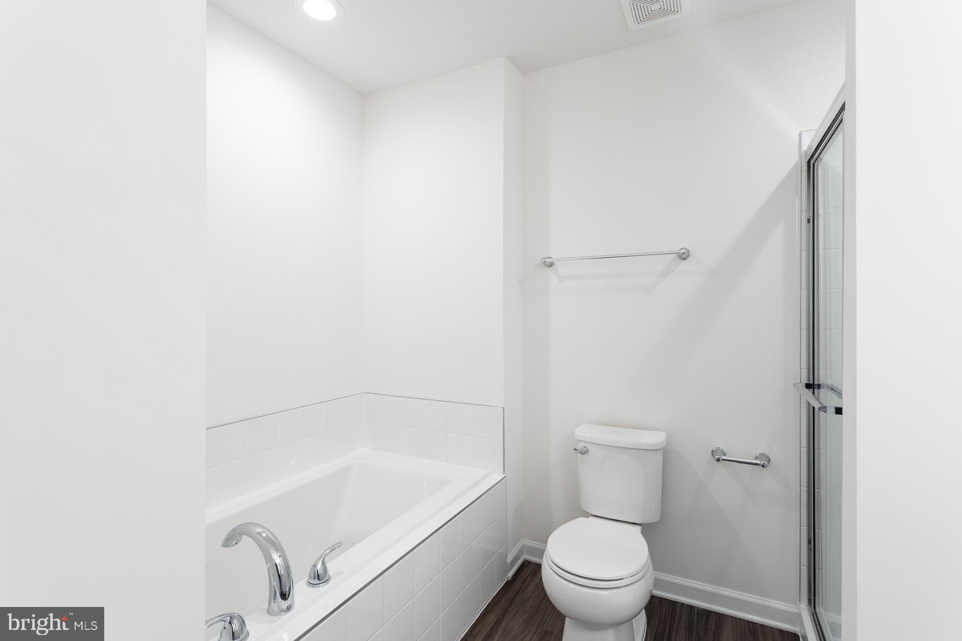 TOWNES AT TATE MANOR - Residential