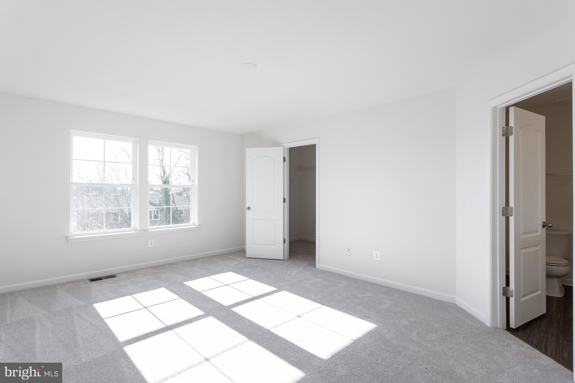 TOWNES AT TATE MANOR - Residential