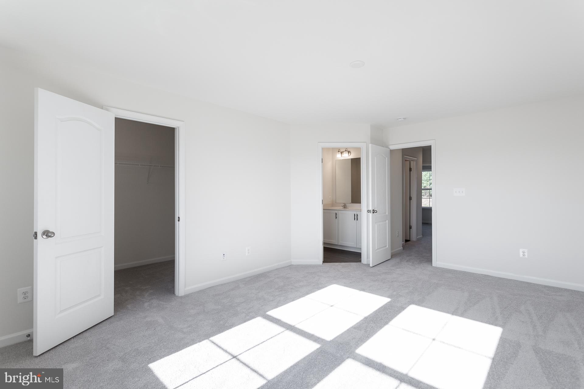 TOWNES AT TATE MANOR - Residential