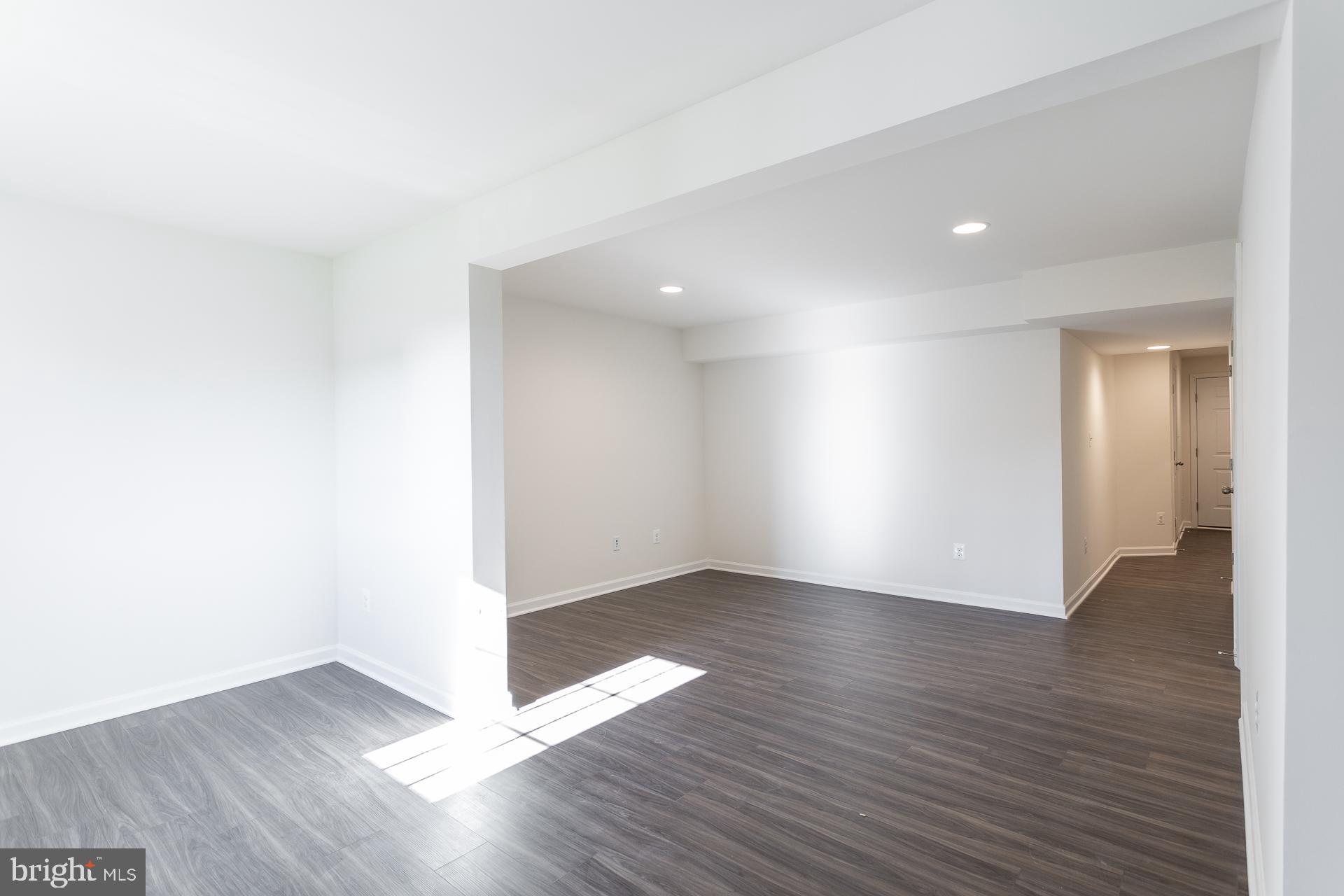 TOWNES AT TATE MANOR - Residential