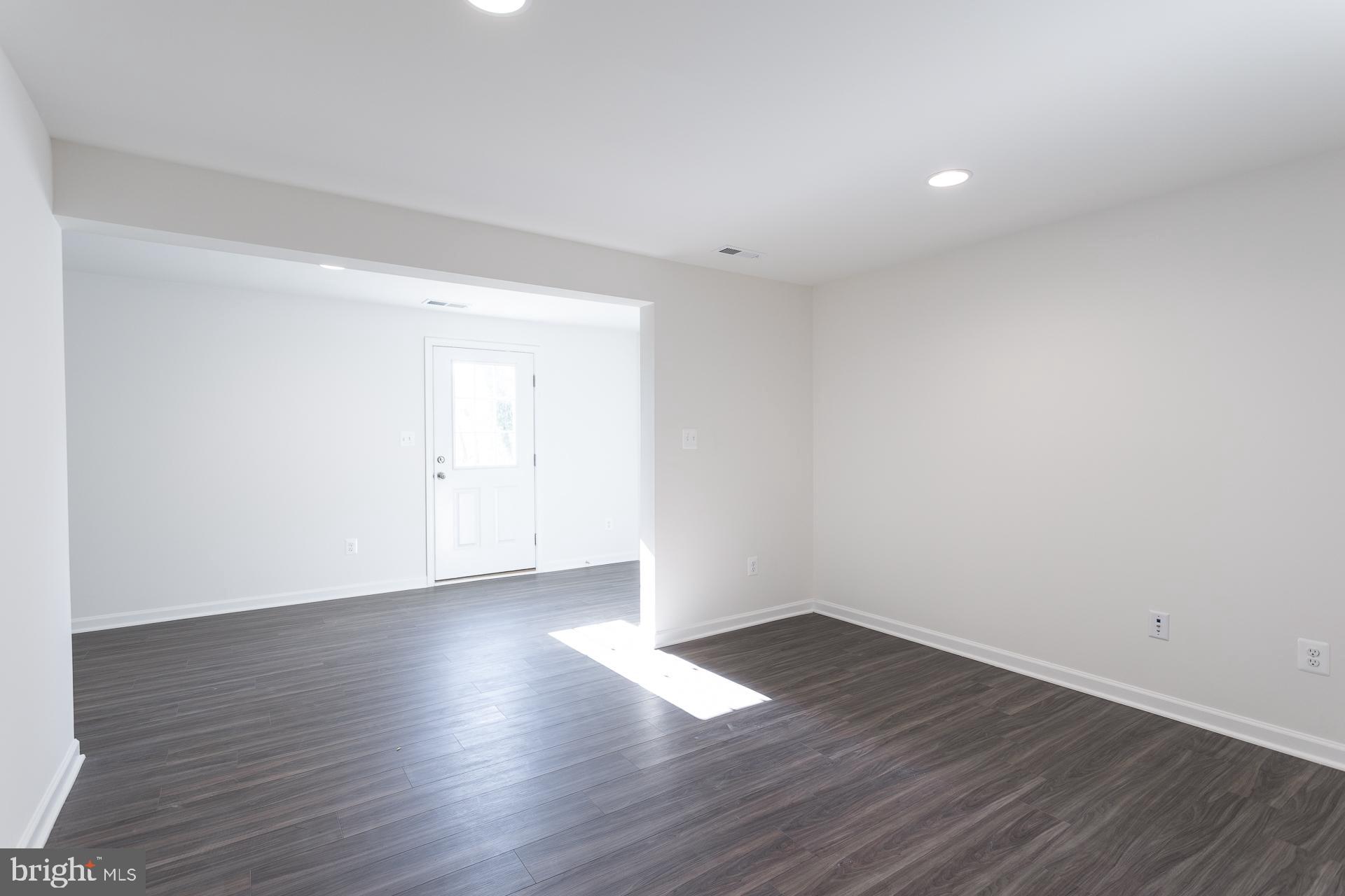 TOWNES AT TATE MANOR - Residential