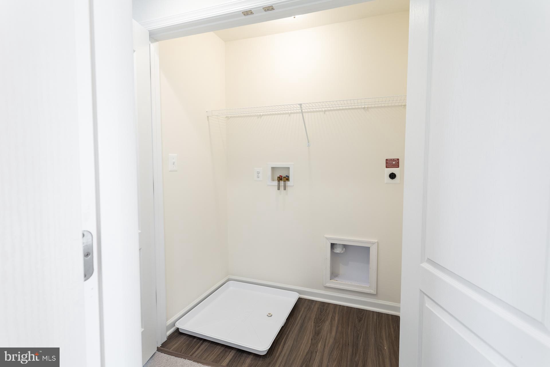 TOWNES AT TATE MANOR - Residential