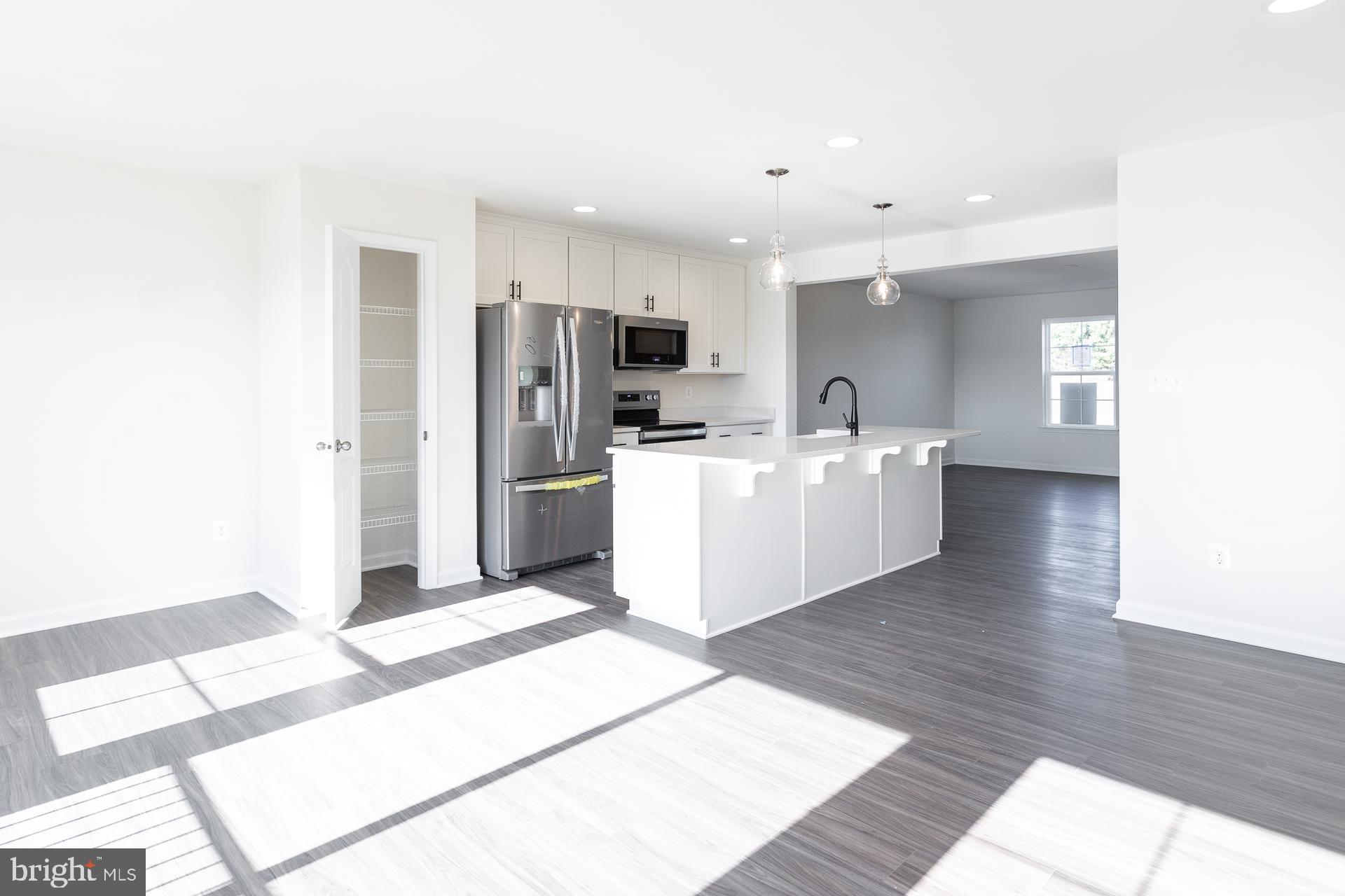 TOWNES AT TATE MANOR - Residential