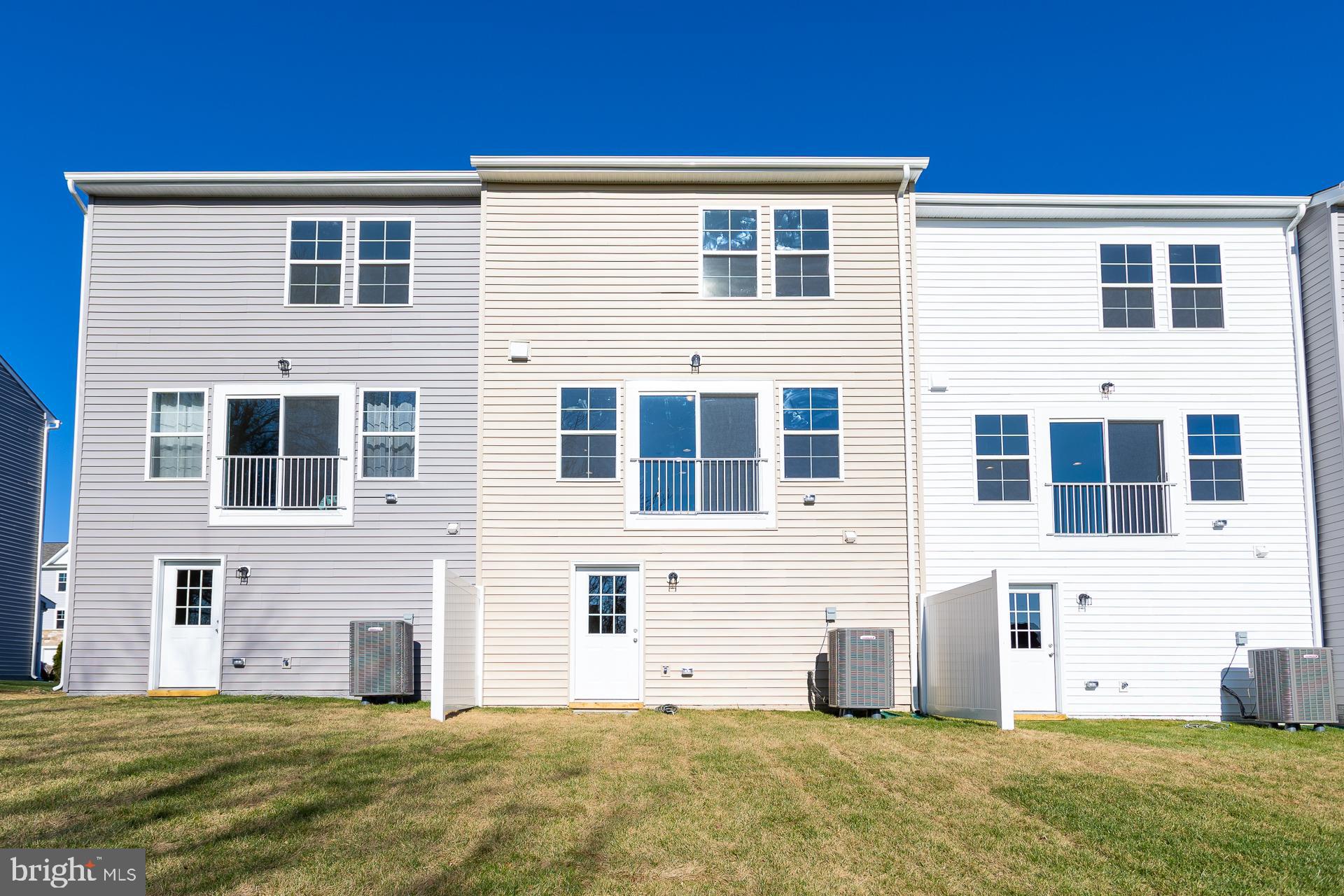 TOWNES AT TATE MANOR - Residential
