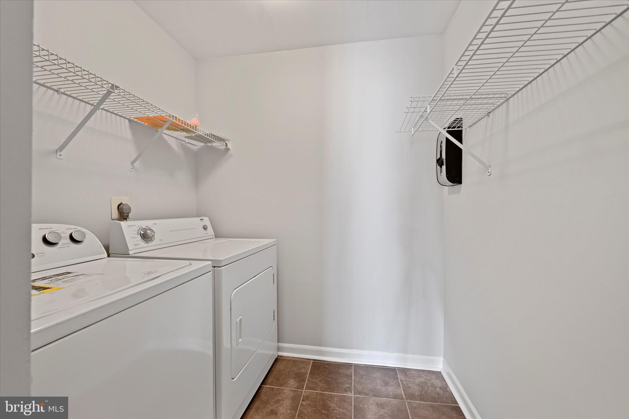 FALLS GABLE - Residential