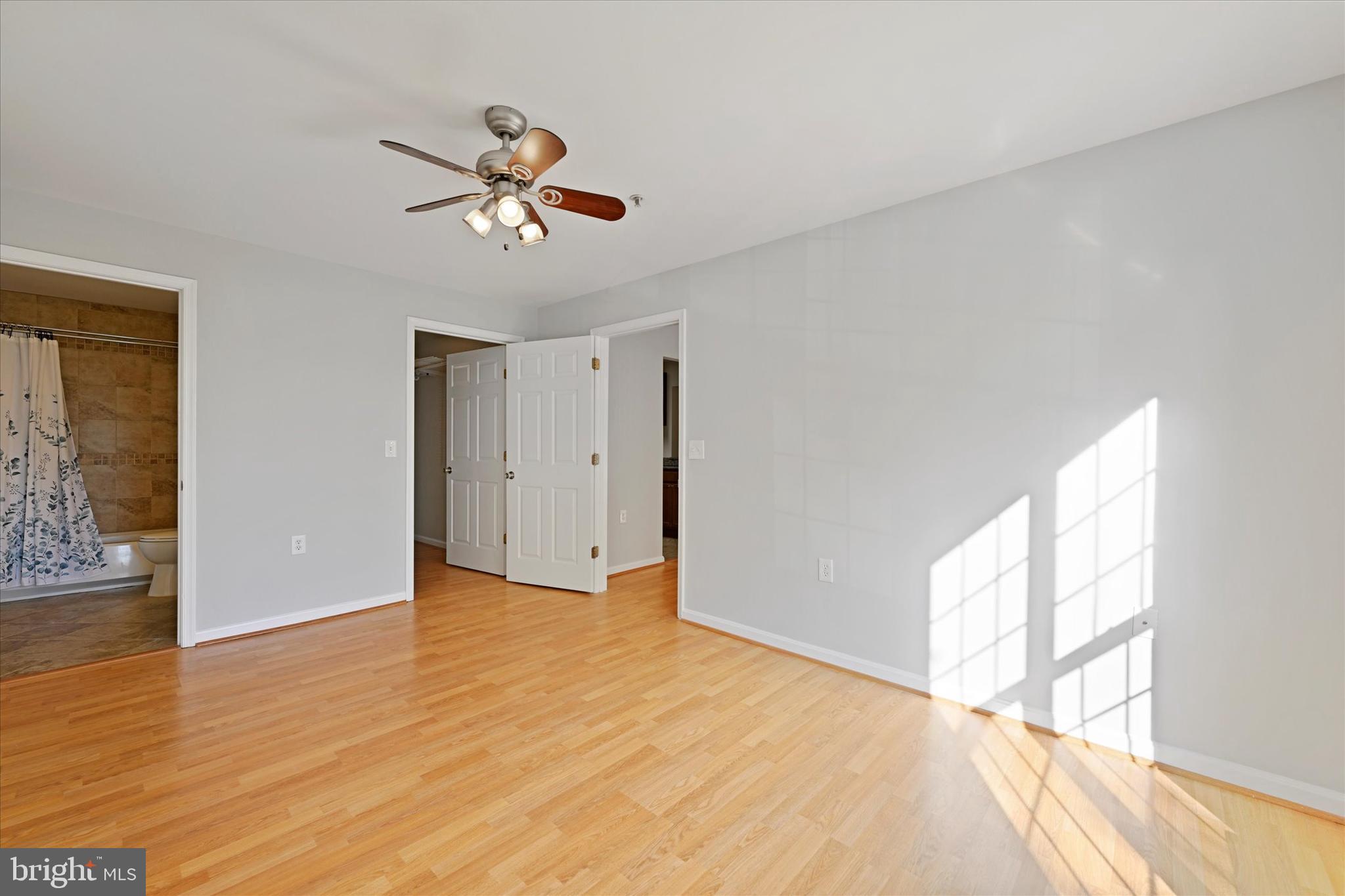 FALLS GABLE - Residential