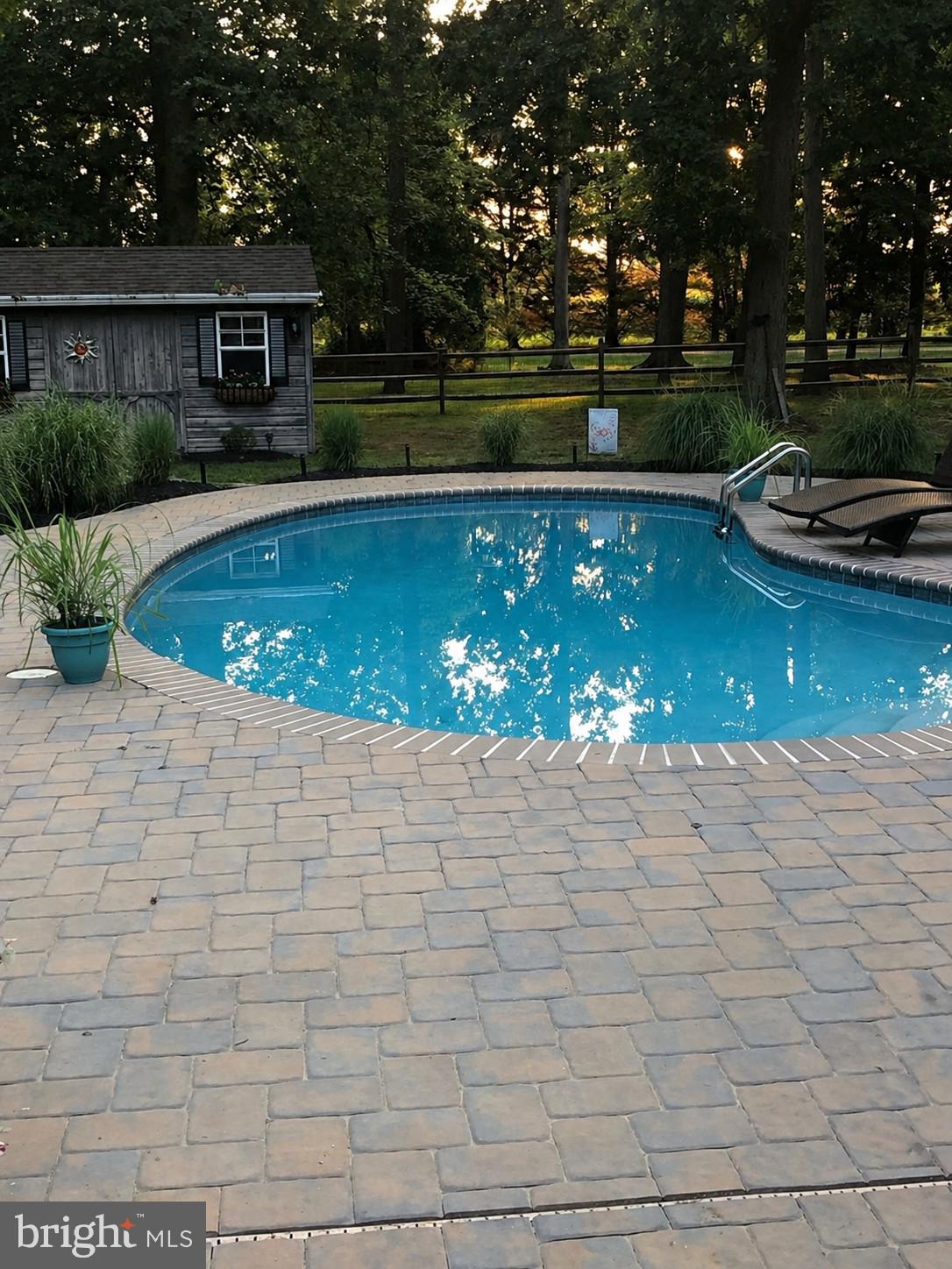 350 PROSPECT BAY DRIVE W