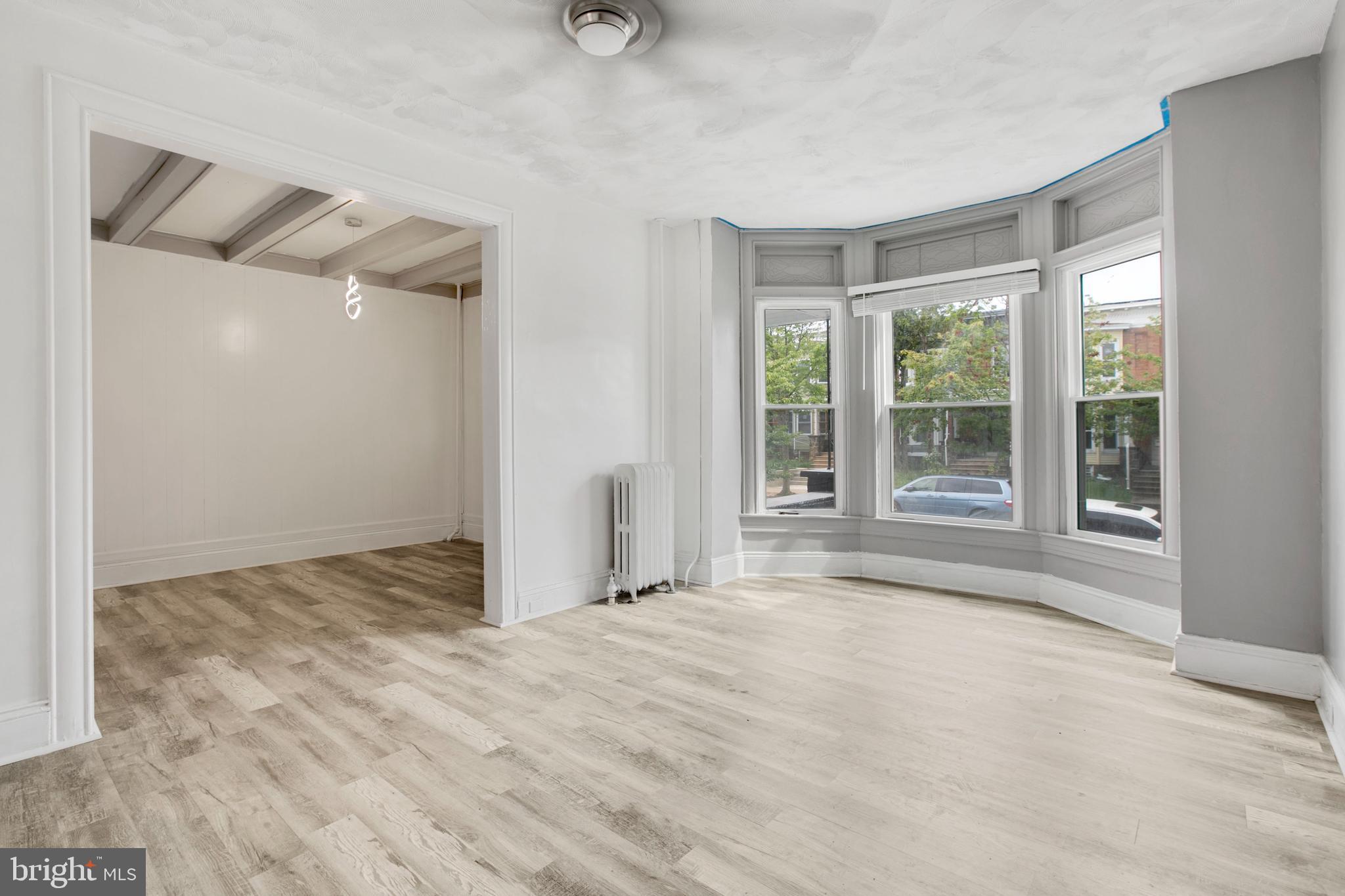 EVERGREEN LAWN - Residential Lease