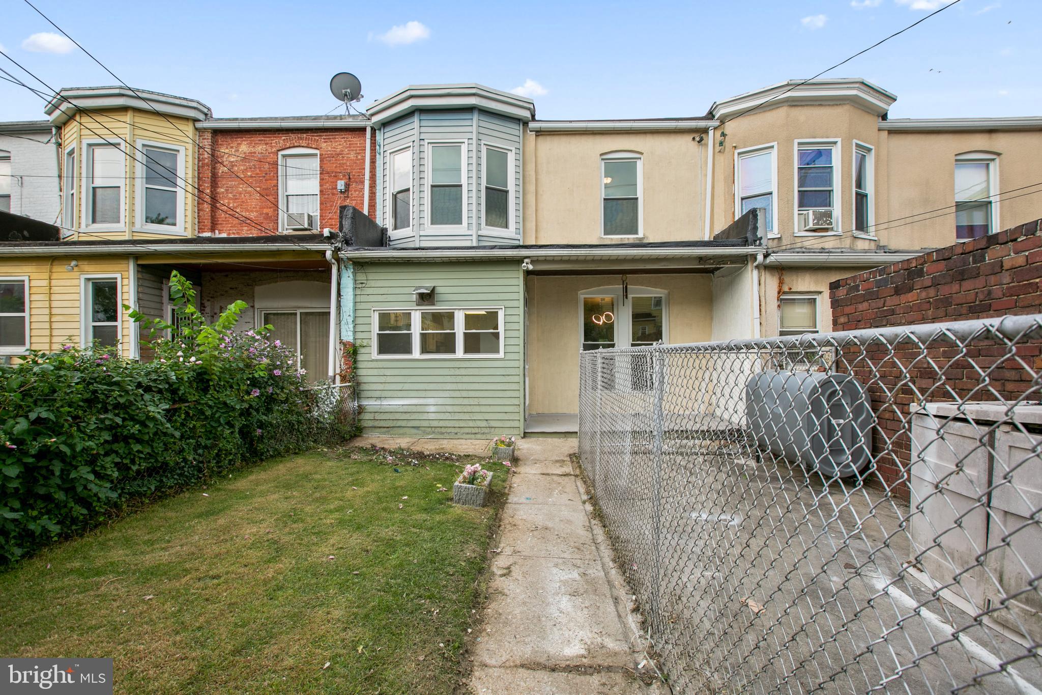 EVERGREEN LAWN - Residential Lease