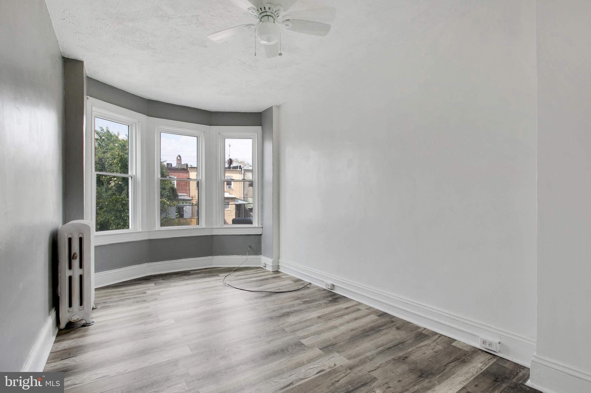 EVERGREEN LAWN - Residential Lease