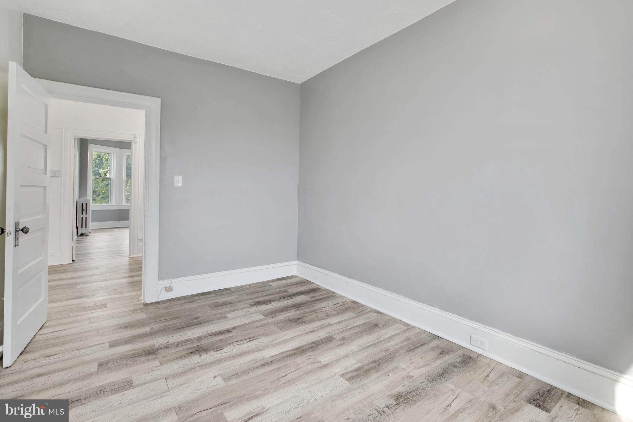 EVERGREEN LAWN - Residential Lease