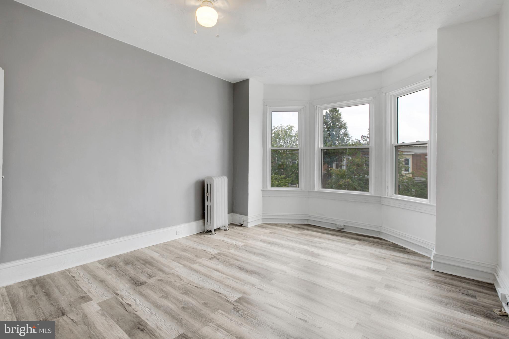 EVERGREEN LAWN - Residential Lease