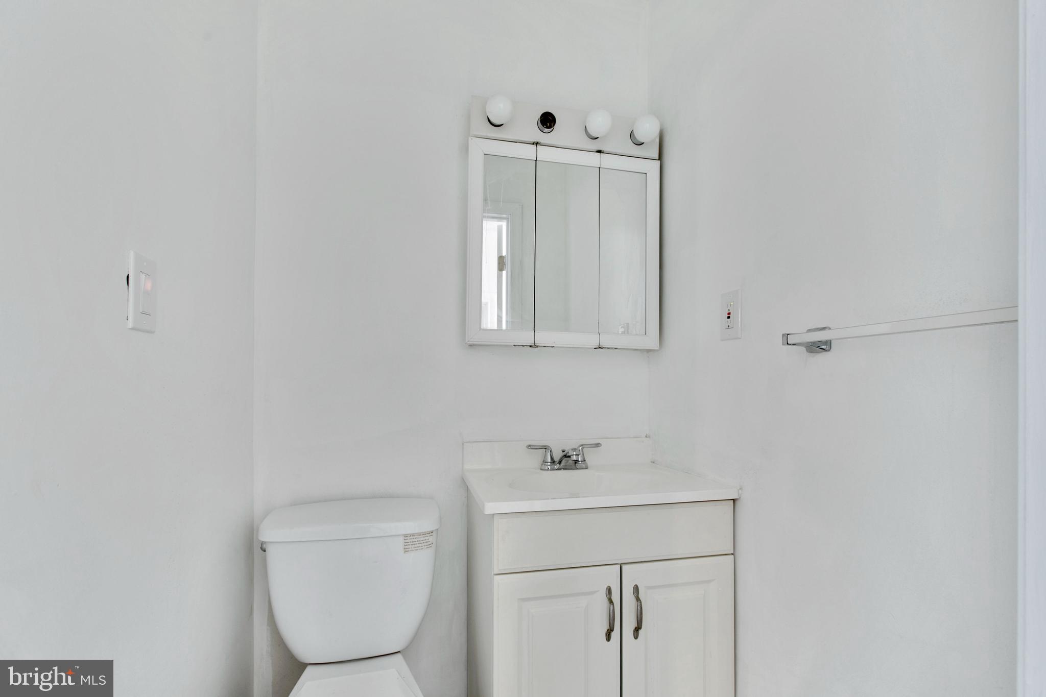 EVERGREEN LAWN - Residential Lease