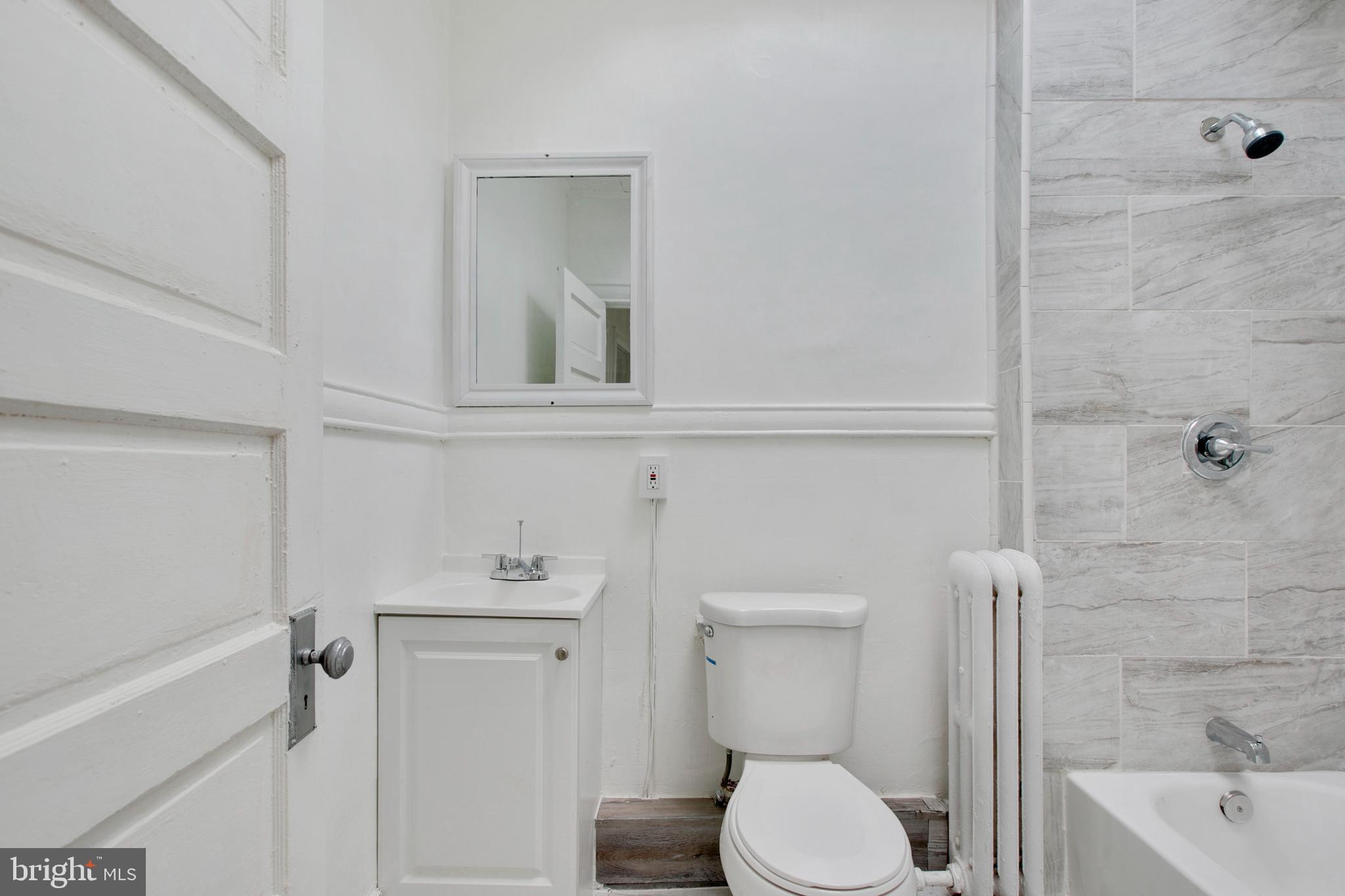 EVERGREEN LAWN - Residential Lease