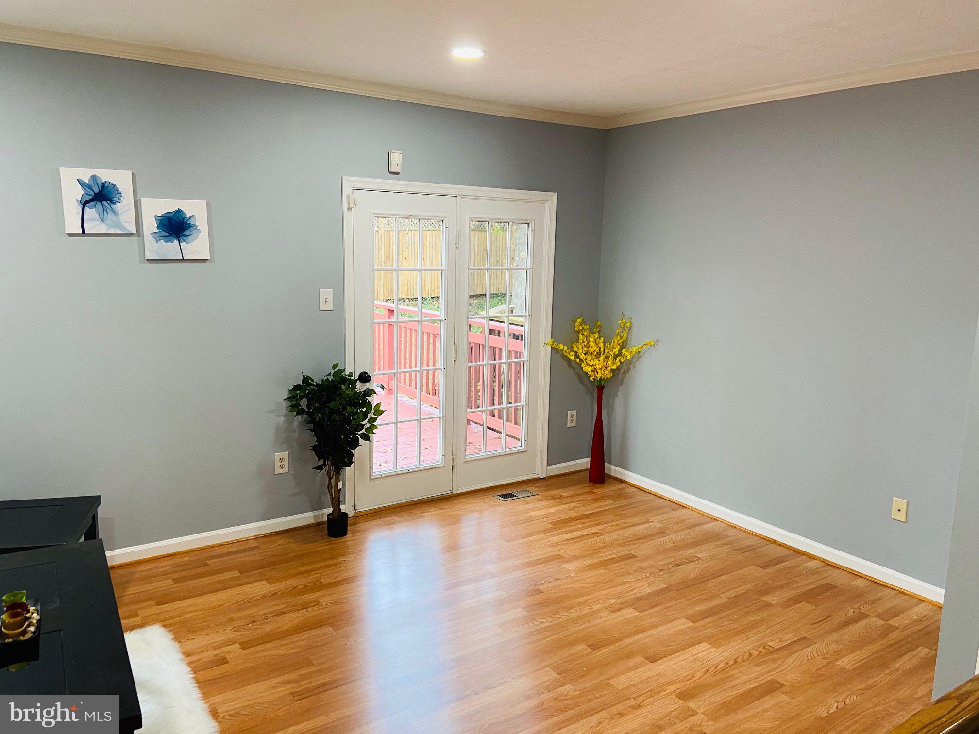 CARRIAGE PINES/LAKE VILL - Residential