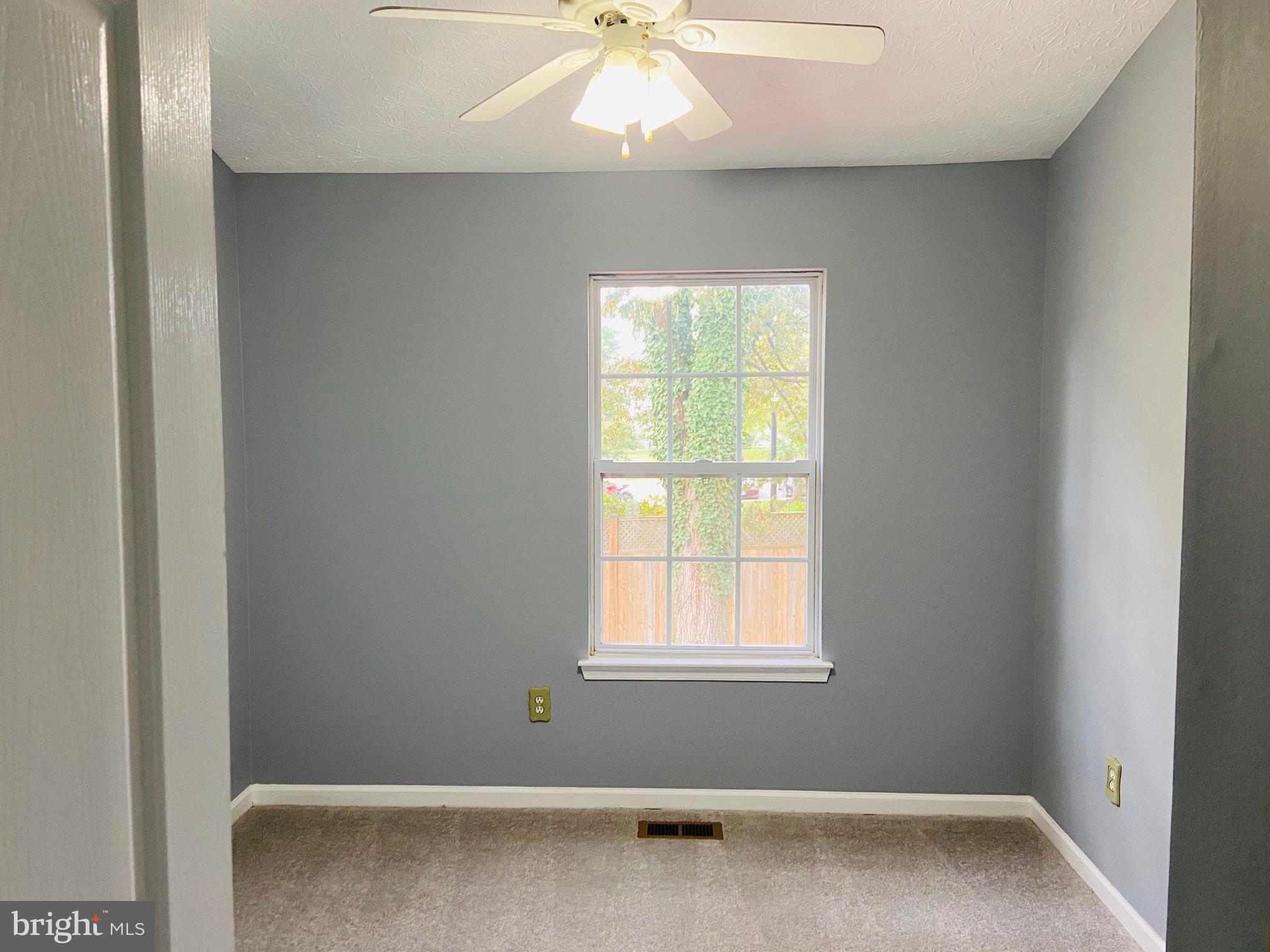 CARRIAGE PINES/LAKE VILL - Residential