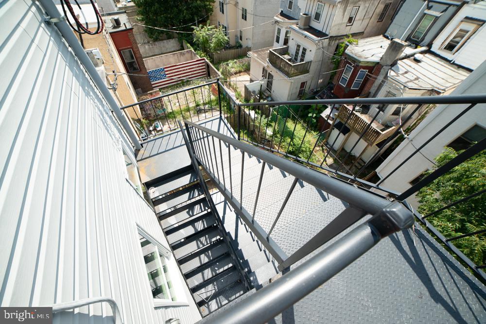 TEMPLE UNIVERSITY - Residential Lease