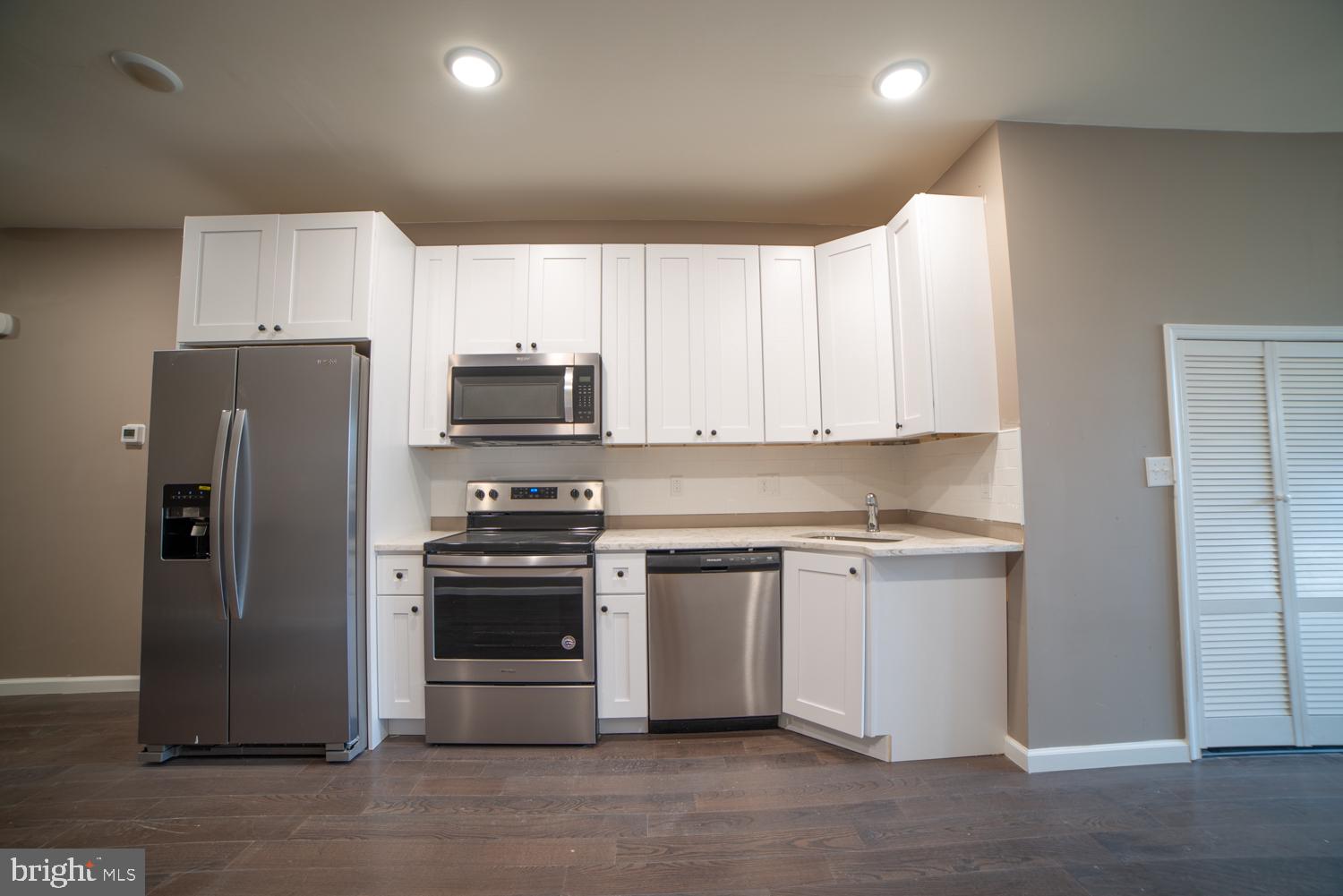 TEMPLE UNIVERSITY - Residential Lease