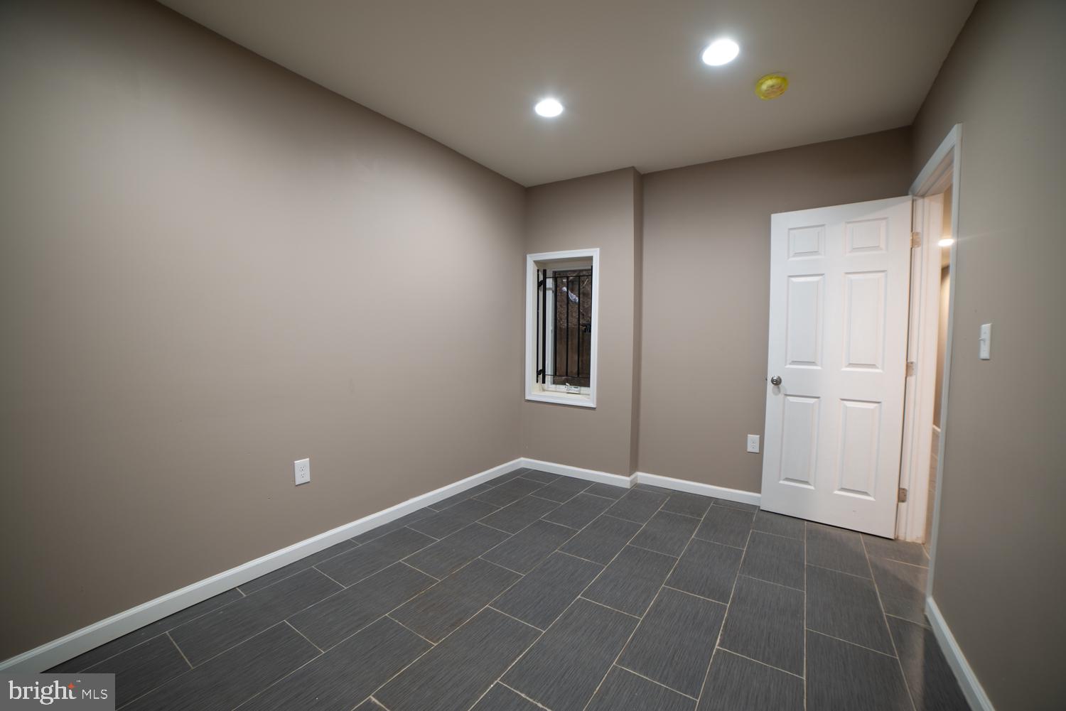 TEMPLE UNIVERSITY - Residential Lease