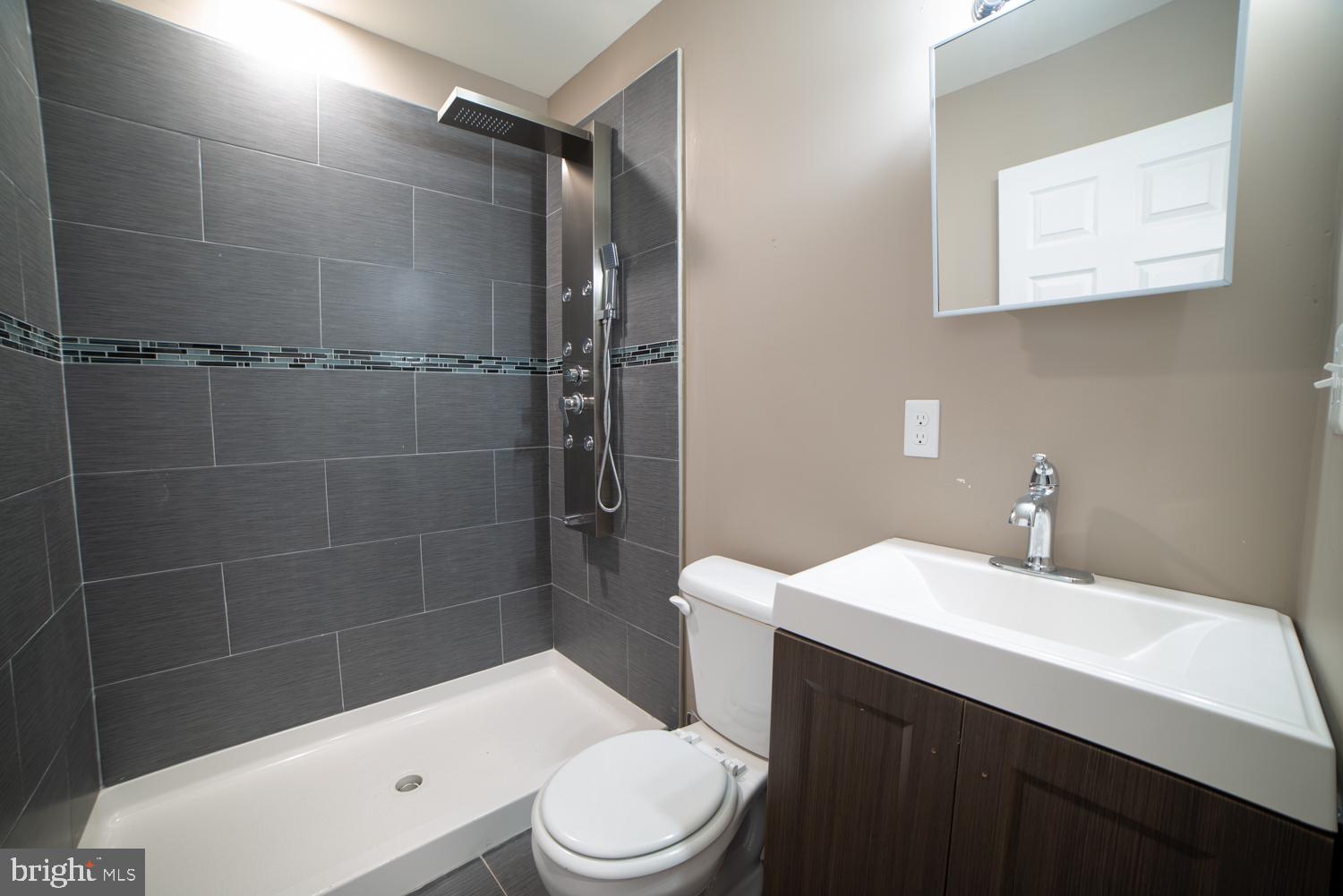 TEMPLE UNIVERSITY - Residential Lease