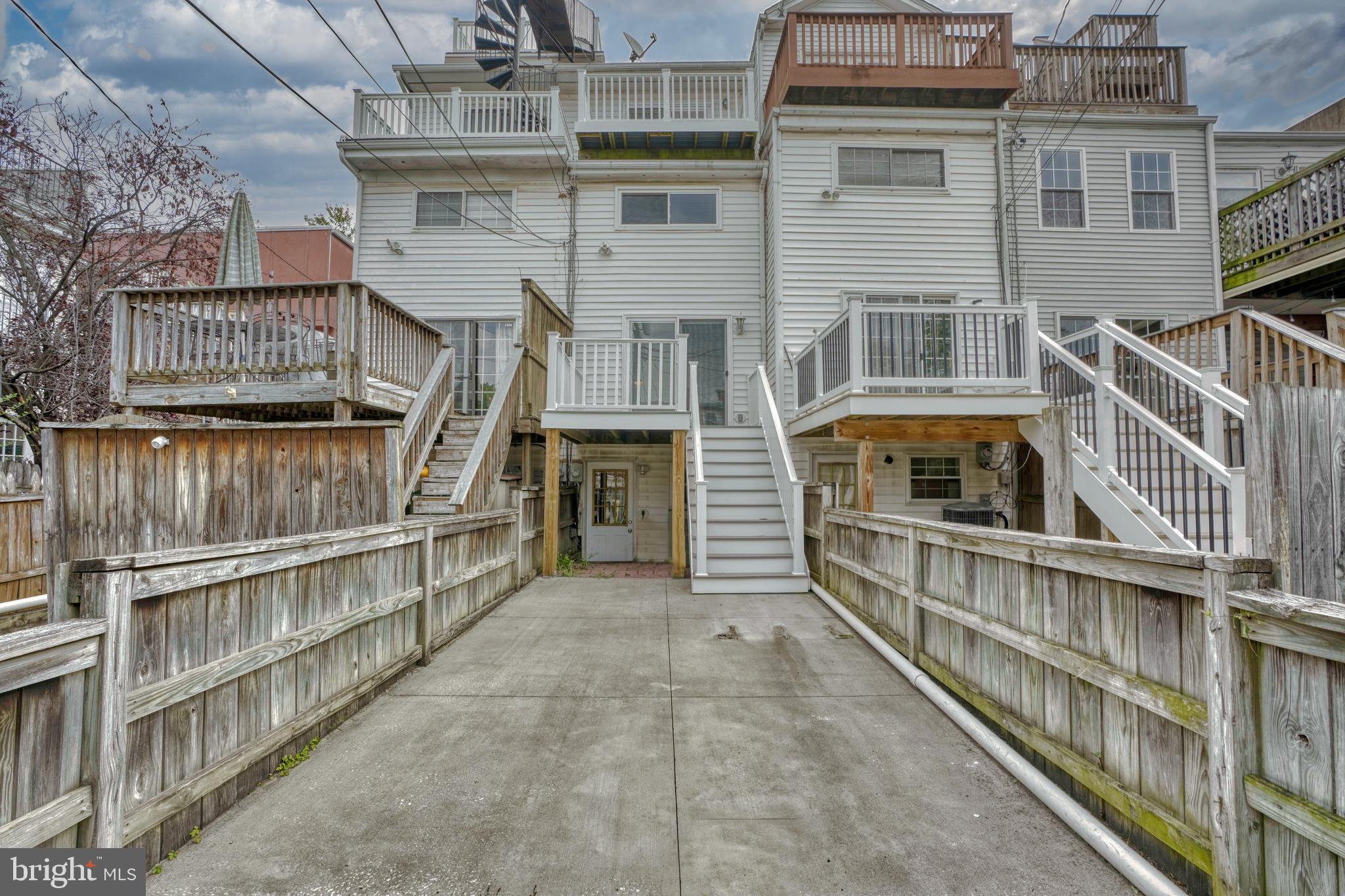 1504 BYRD ST