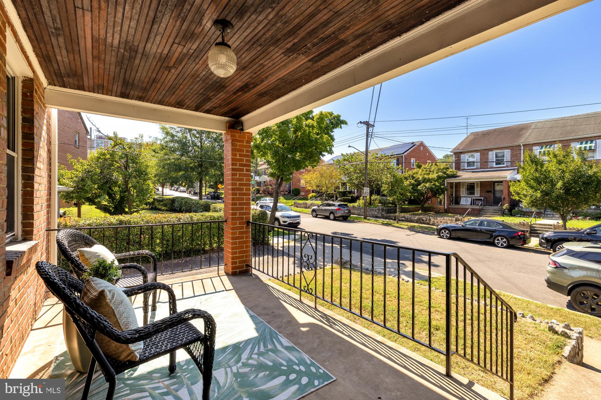 1910 T PLACE SE