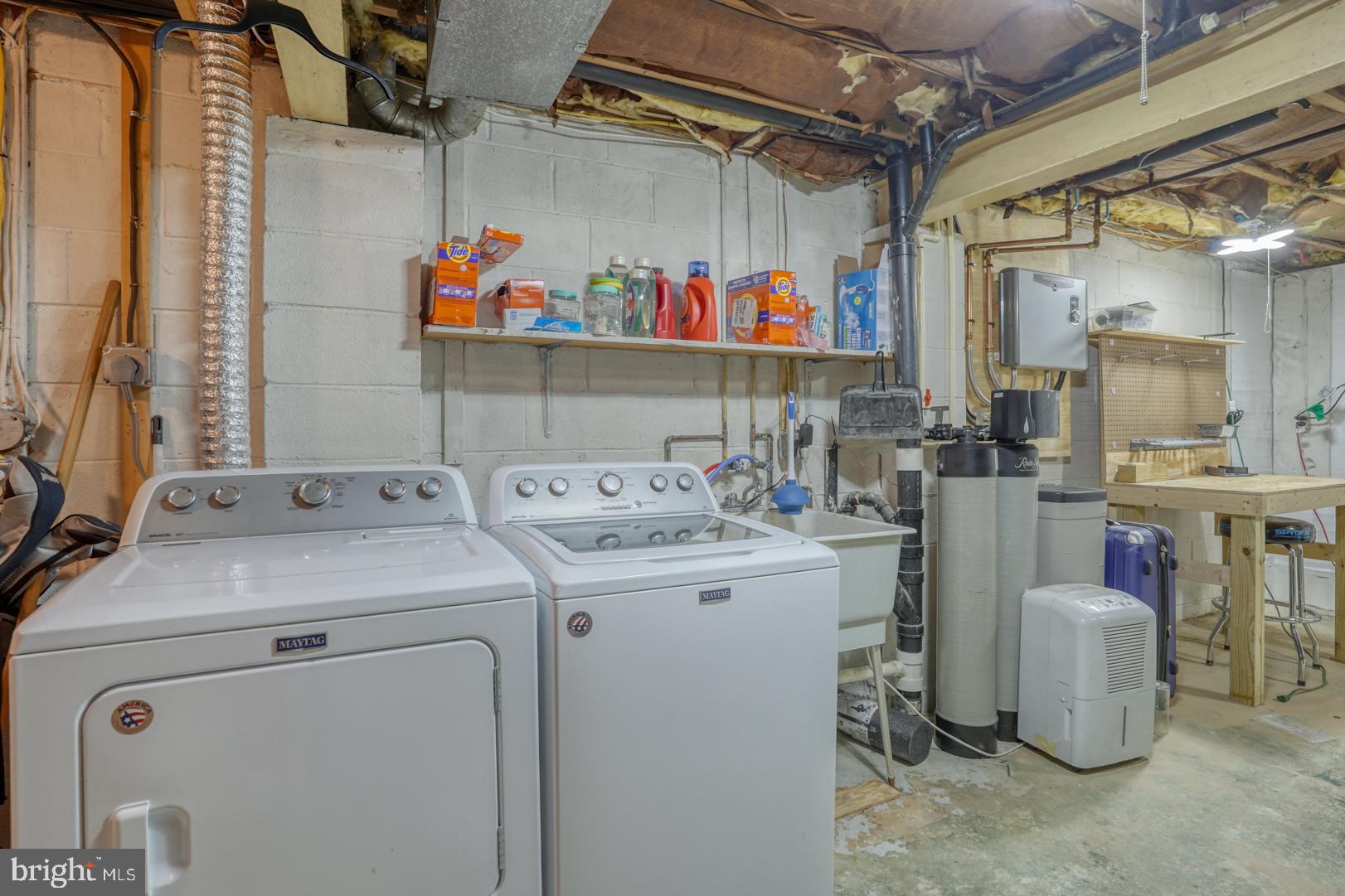 CAPTAINS GATE TOWNHOUSES - Residential