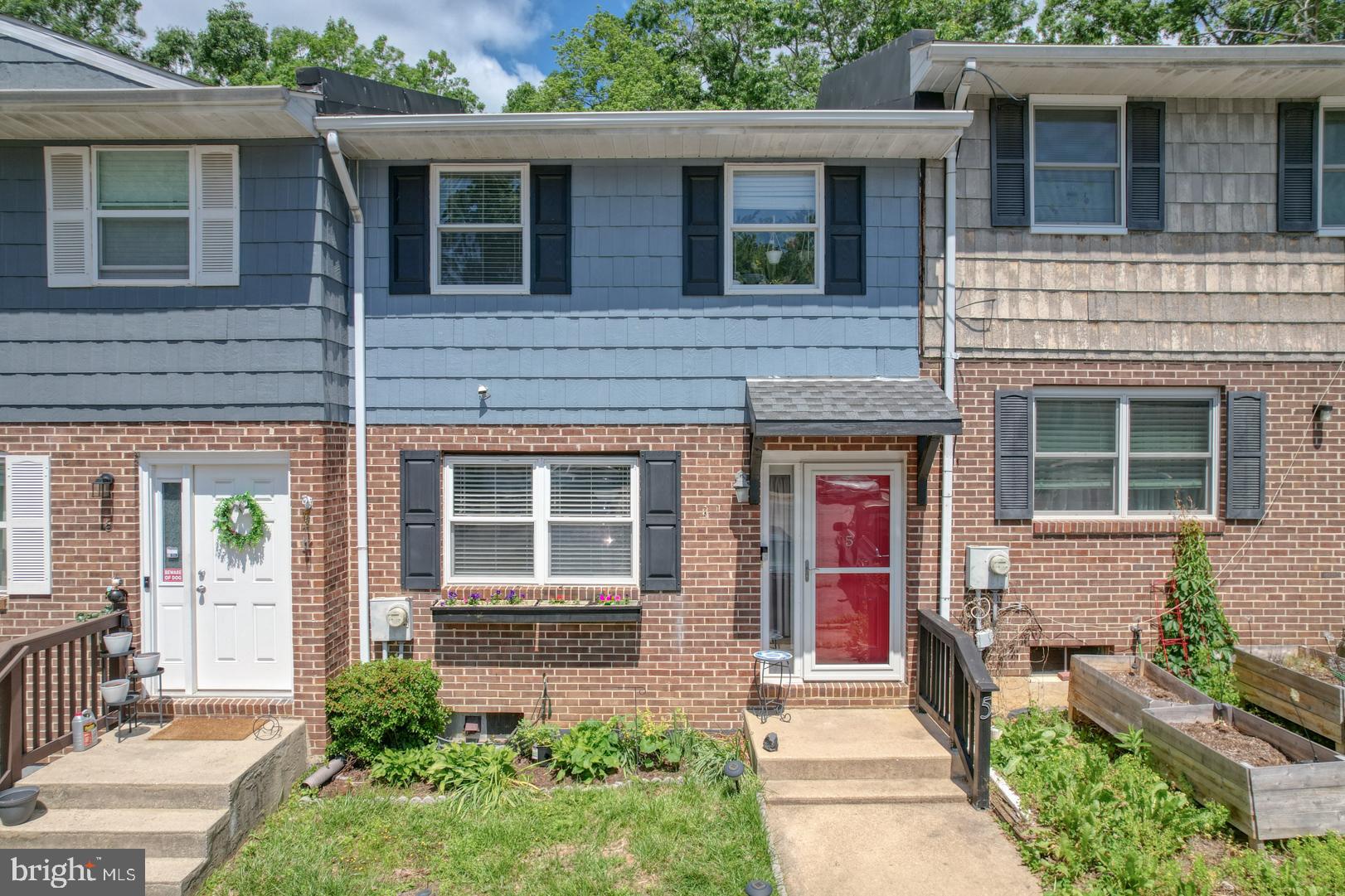 CAPTAINS GATE TOWNHOUSES - Residential