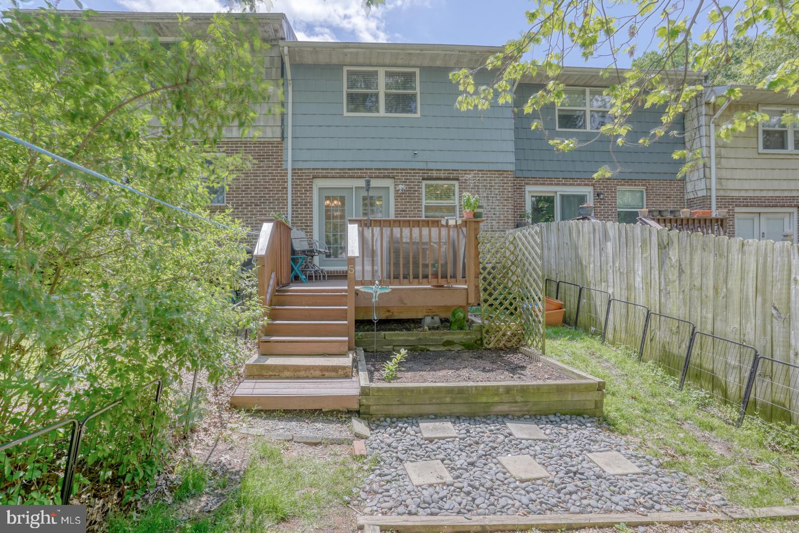 CAPTAINS GATE TOWNHOUSES - Residential