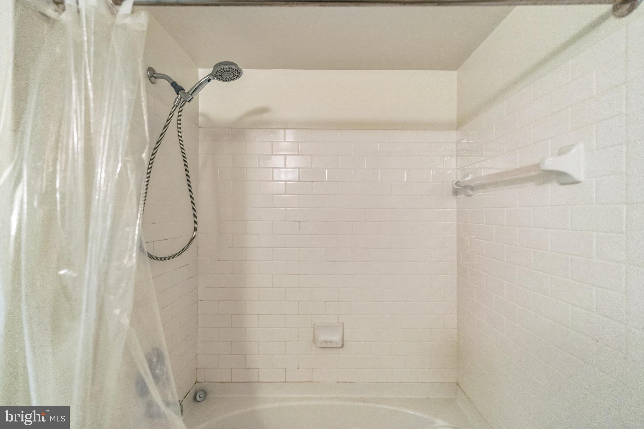 MIDTOWN ALEXANDRIA STATION CONDOMINIUM - Residential