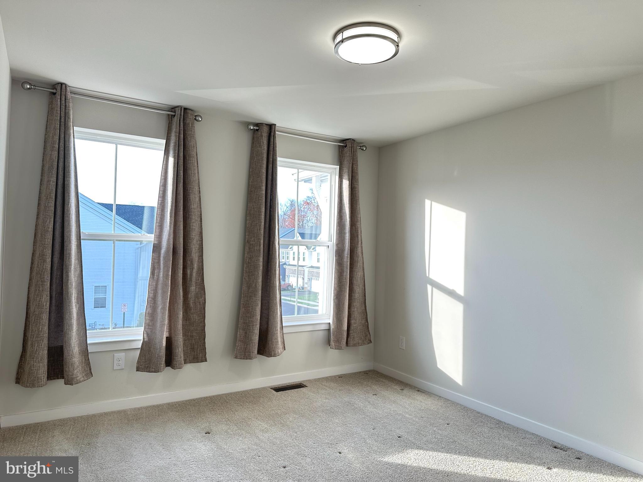 WALNUT CREEK AT MONT - Residential