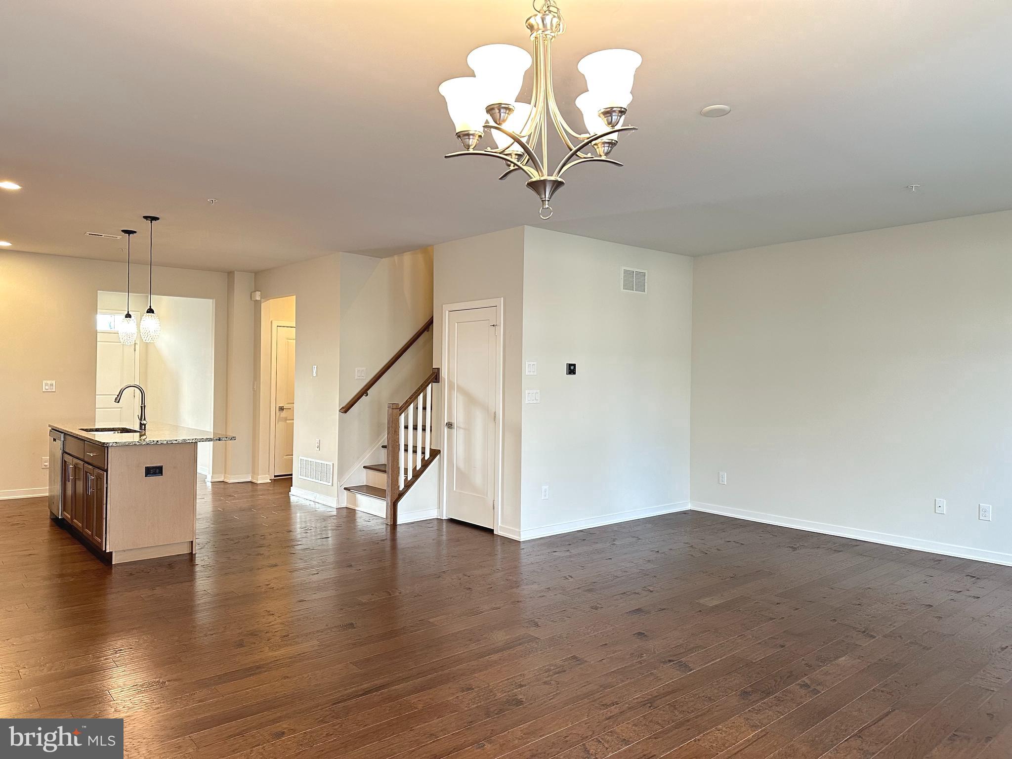 WALNUT CREEK AT MONT - Residential