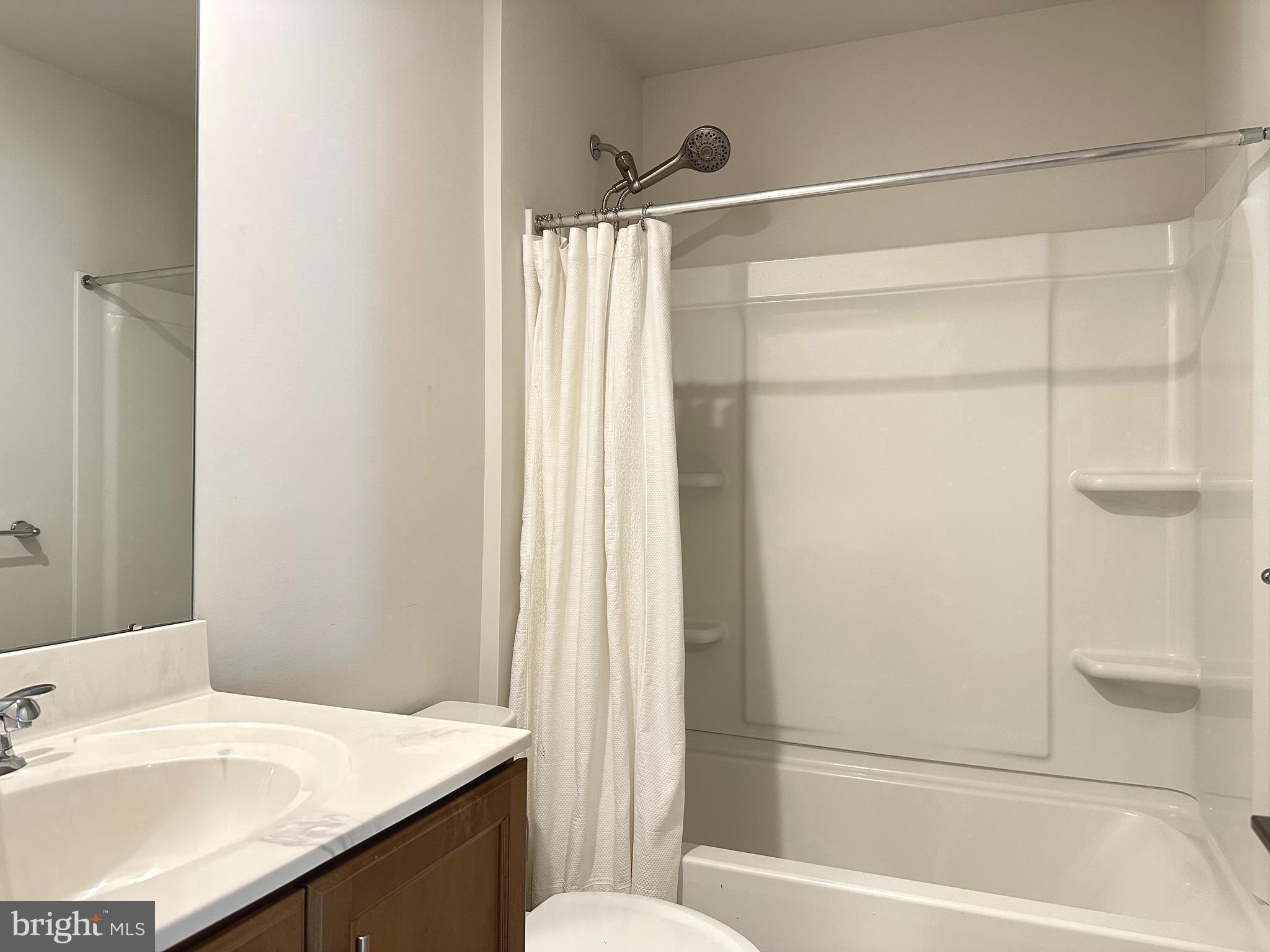 WALNUT CREEK AT MONT - Residential