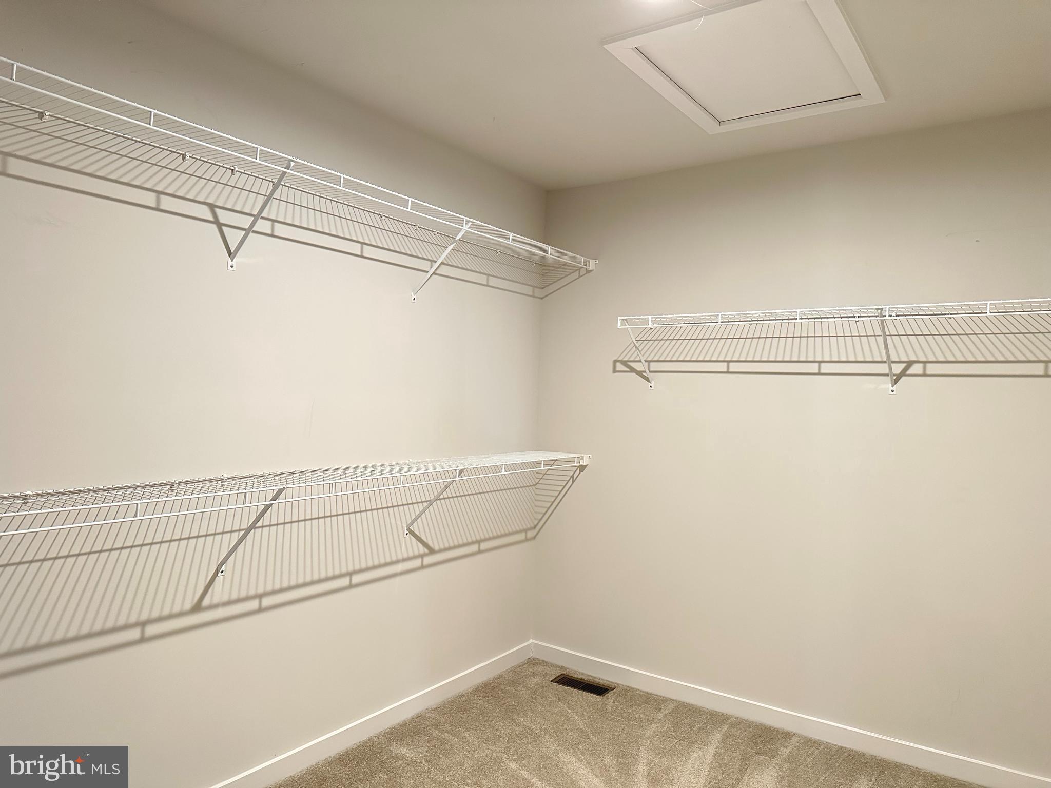 WALNUT CREEK AT MONT - Residential