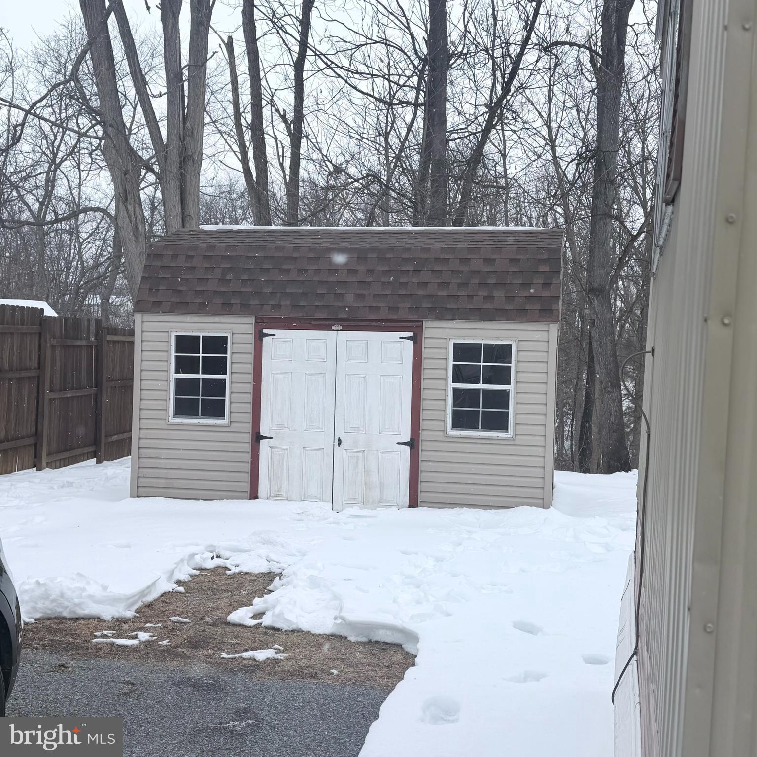 1437 PLEASANT VIEW DRIVE