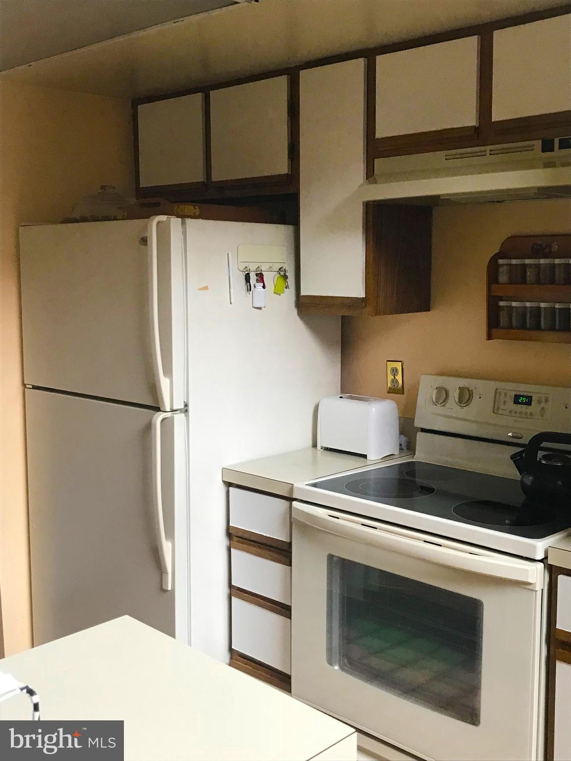 VISTAS AT LAUREL LAKES - Residential