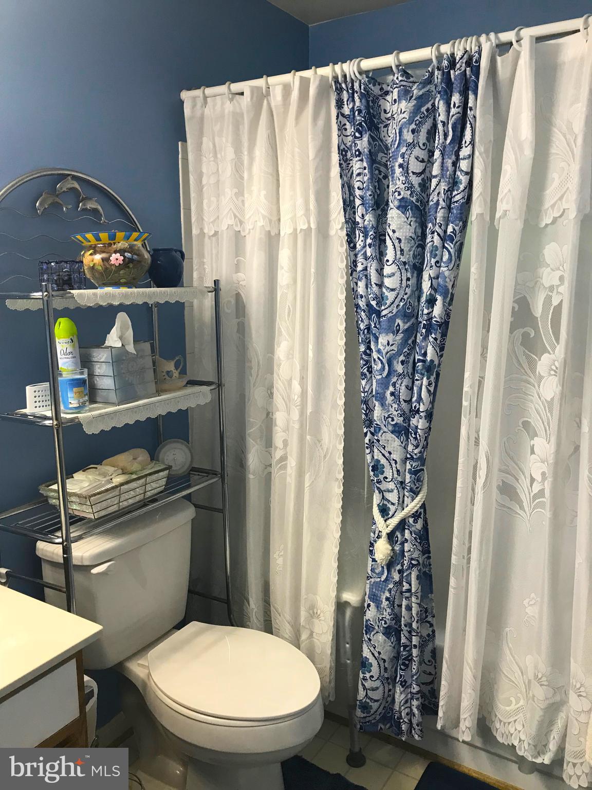 VISTAS AT LAUREL LAKES - Residential