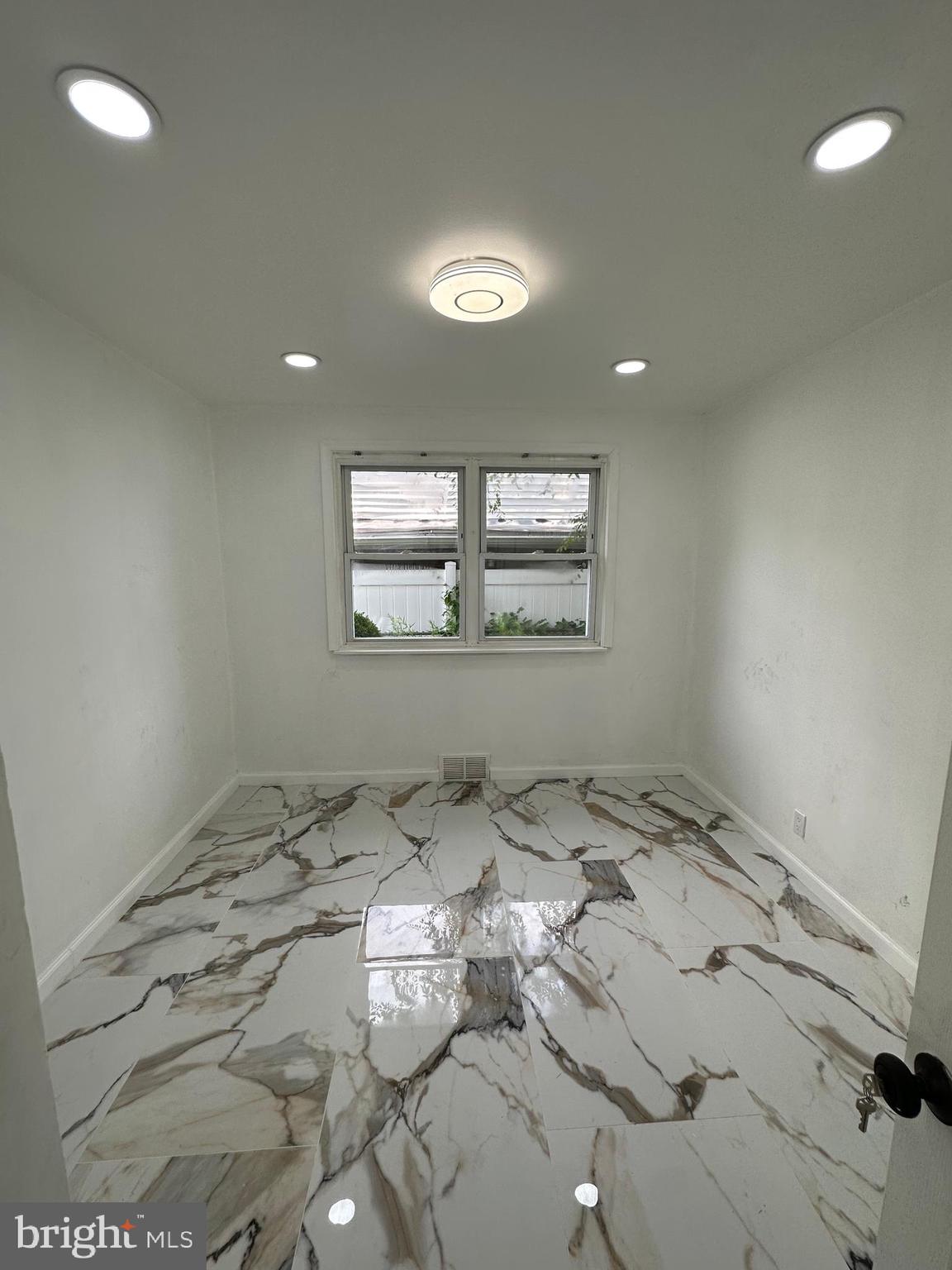 SOMERTON - Residential Lease