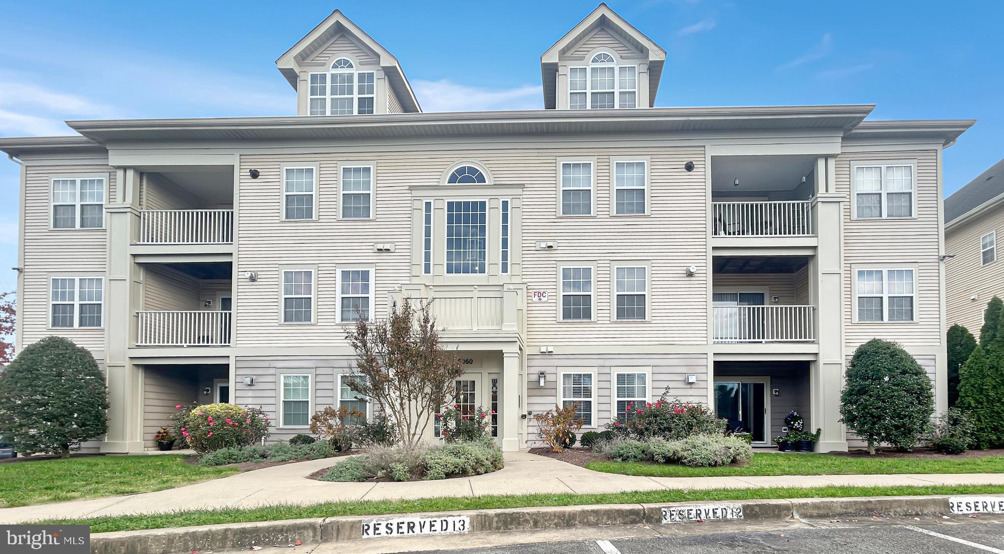 GATEWAY COMMERCE CENTER - Residential Lease